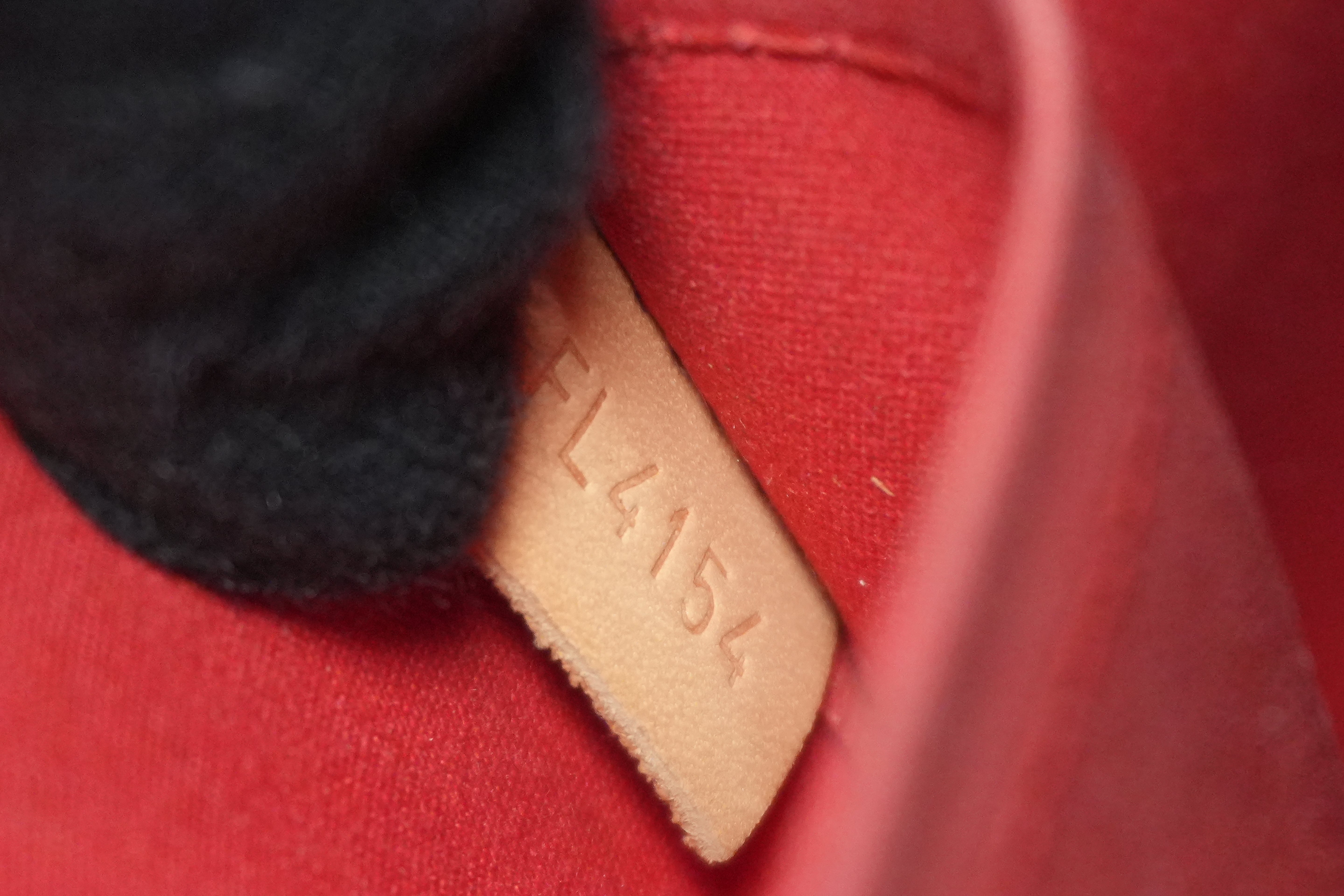 Pre-owned Louis Vuitton Vernis Alma BB Shoulder Bag Red