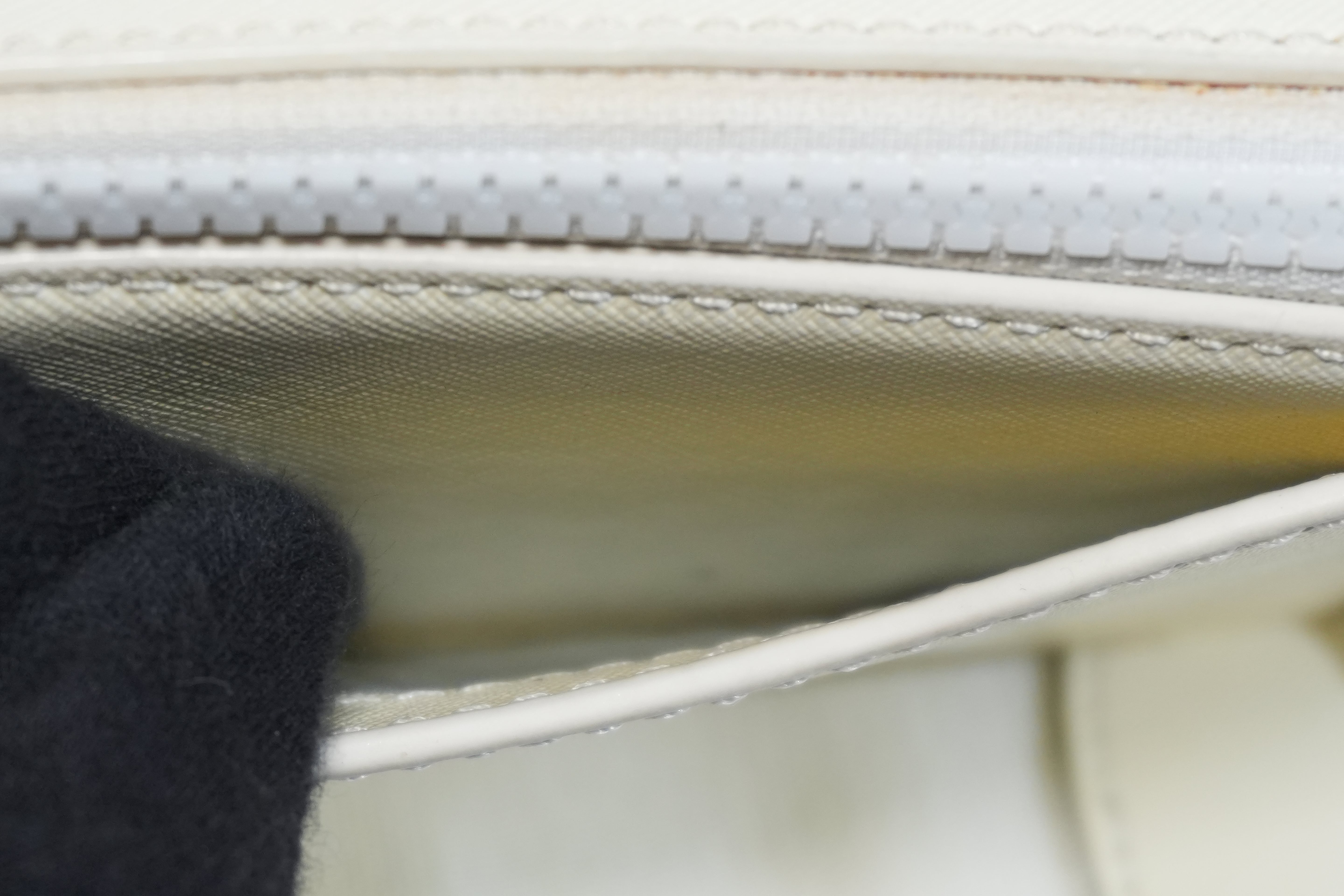 Pre-owned Marc Jacobs Snapchot Shoulder Bag White