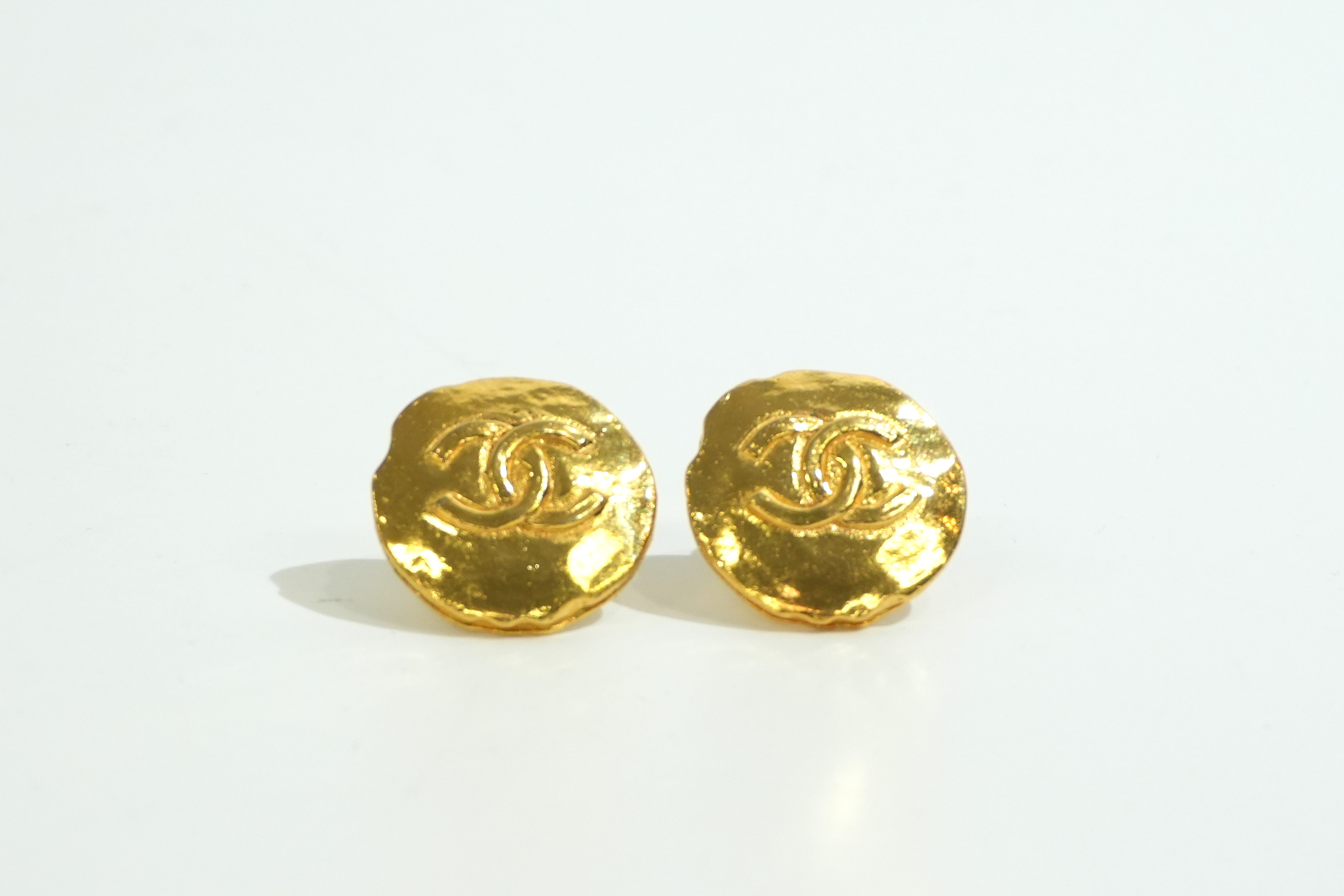 Pre-owned Chanel Steel Fashion Clip on Earrings Gold