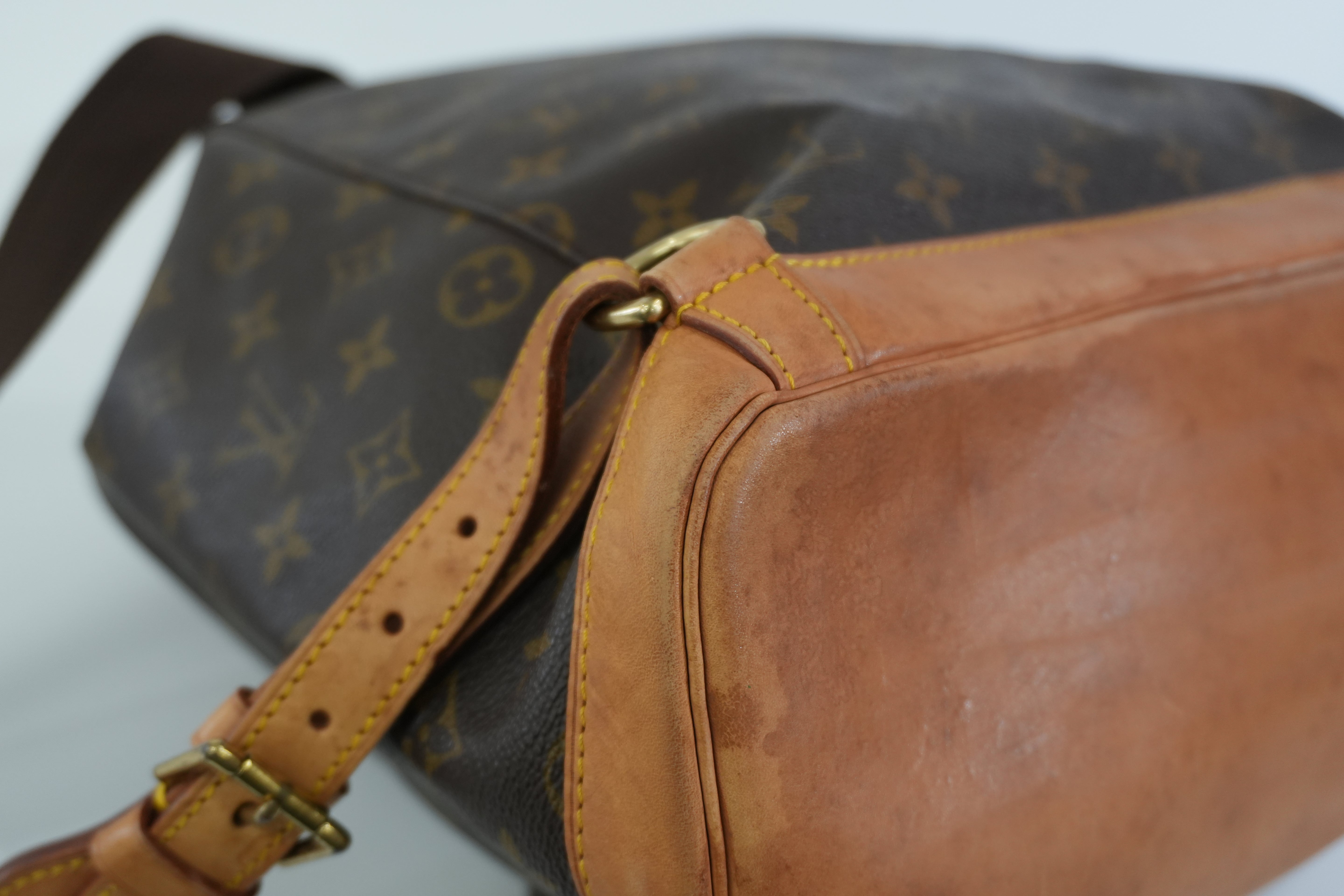 Pre-owned Louis Vuitton Monogram Montsouris GM Backpack