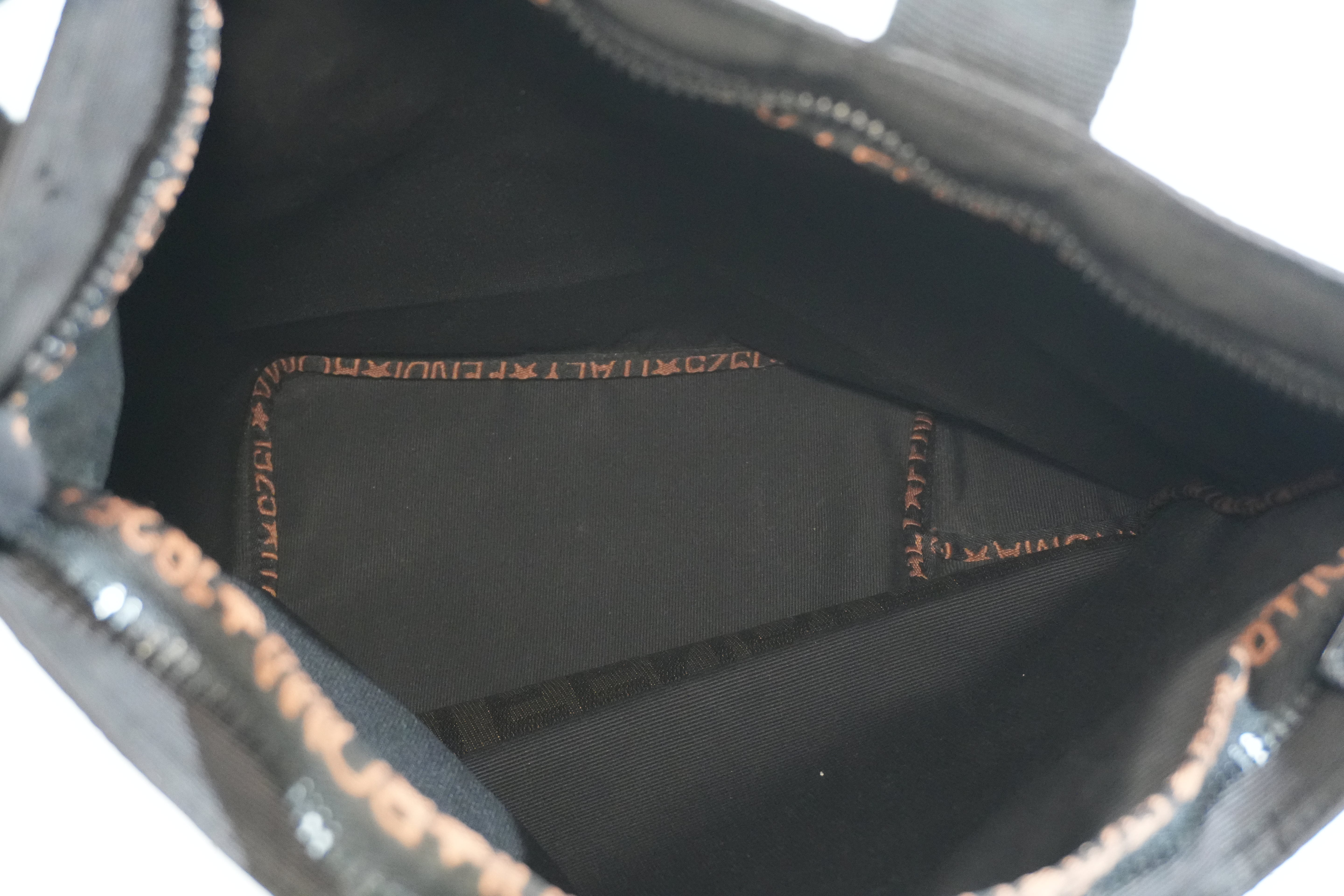 Per-owned Fendi Handbag Black