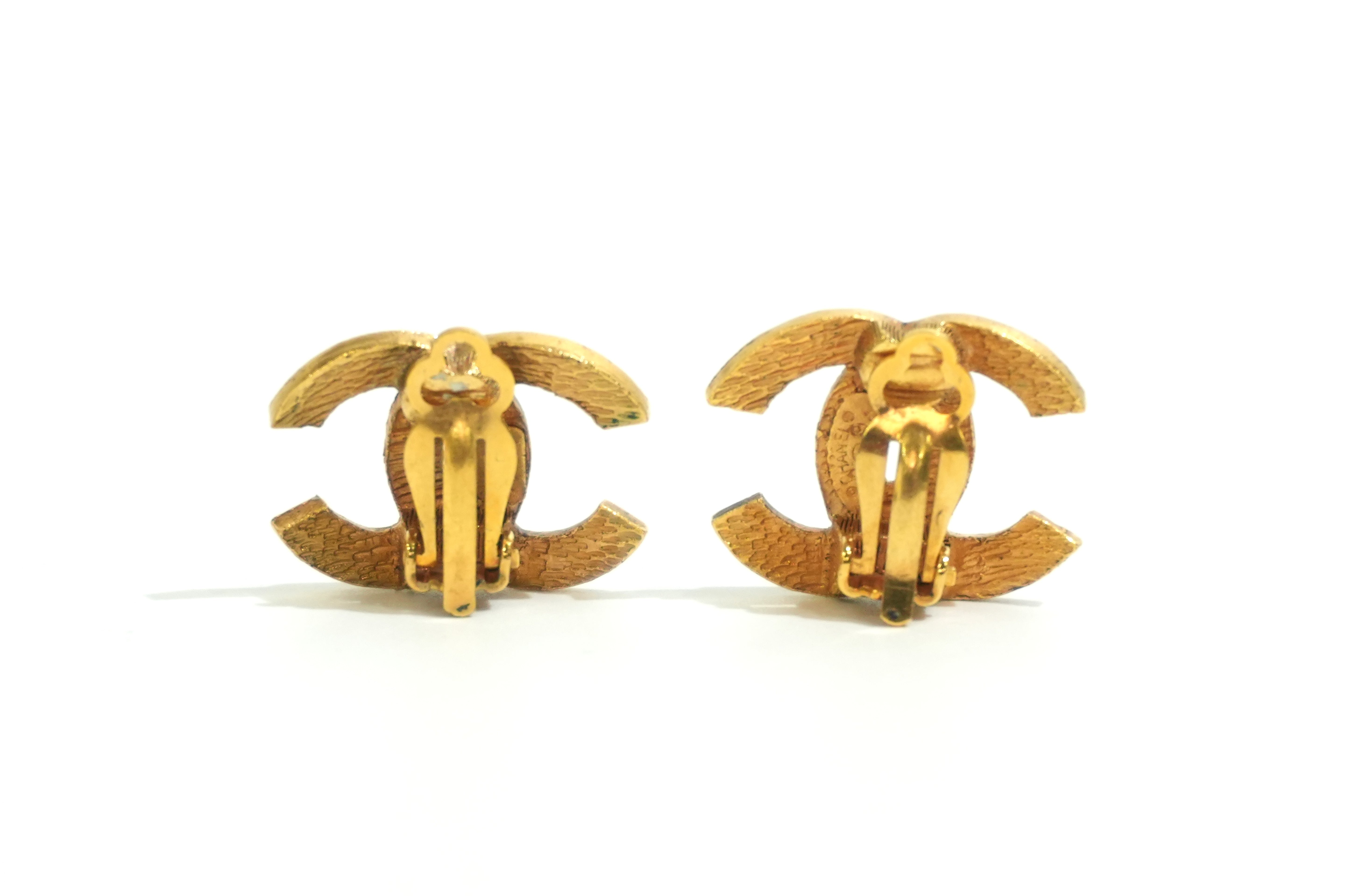 Pre-owned Chanel Steel Fashion Clip on CC Earrings Gold