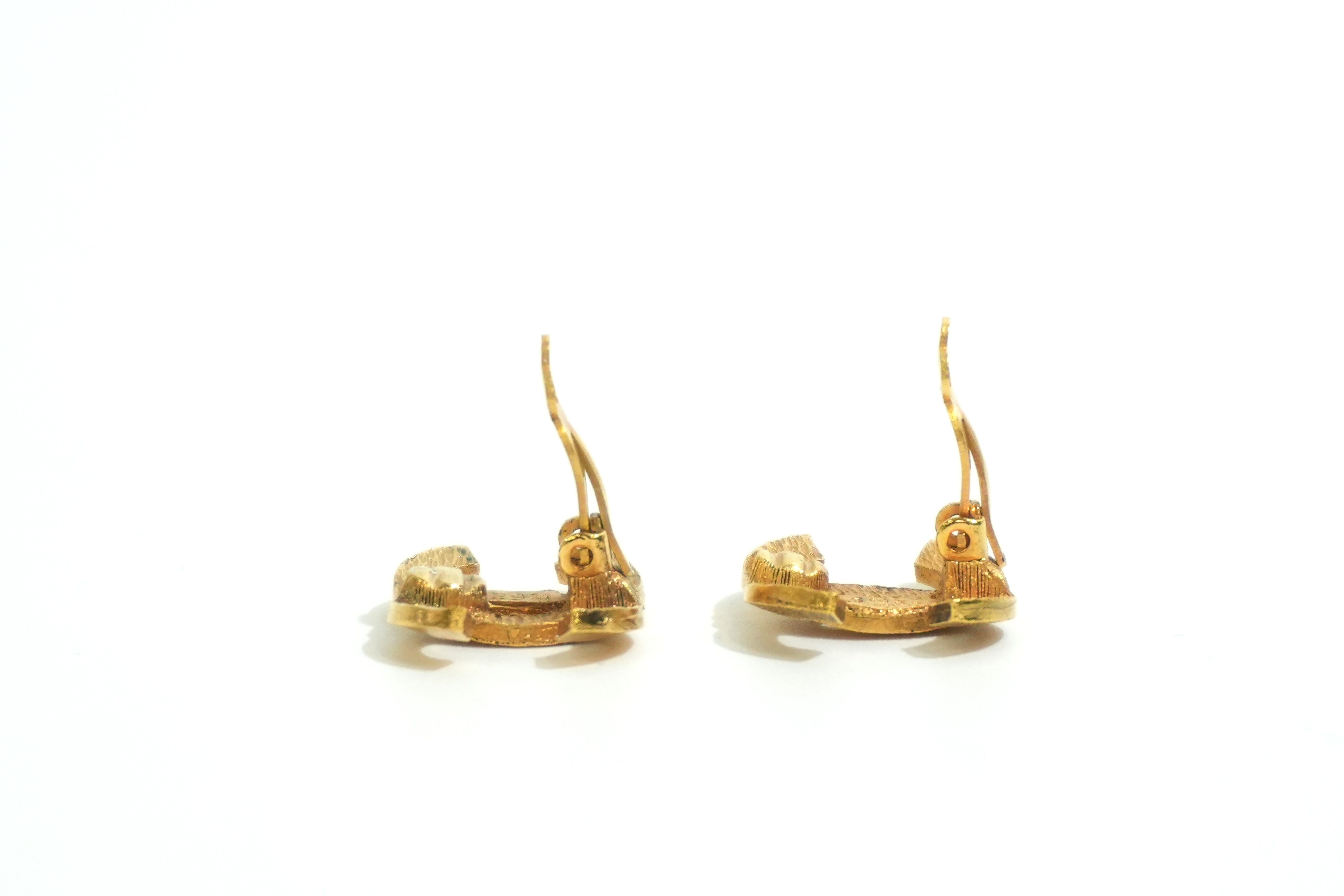Pre-owned Chanel Steel Fashion Clip on CC Earrings Gold