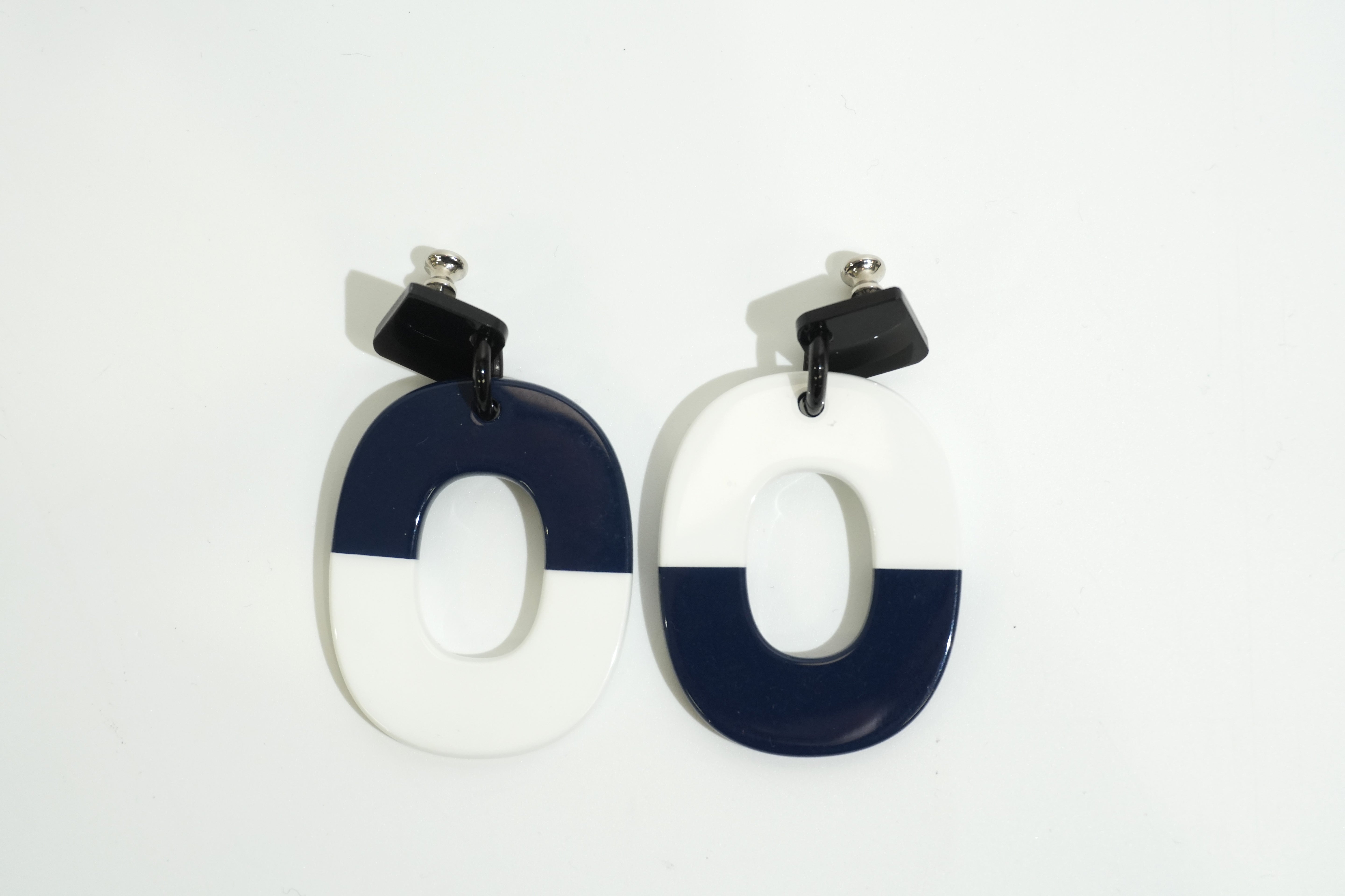 Pre-owned Hermes Resin Earrings Navy Blue