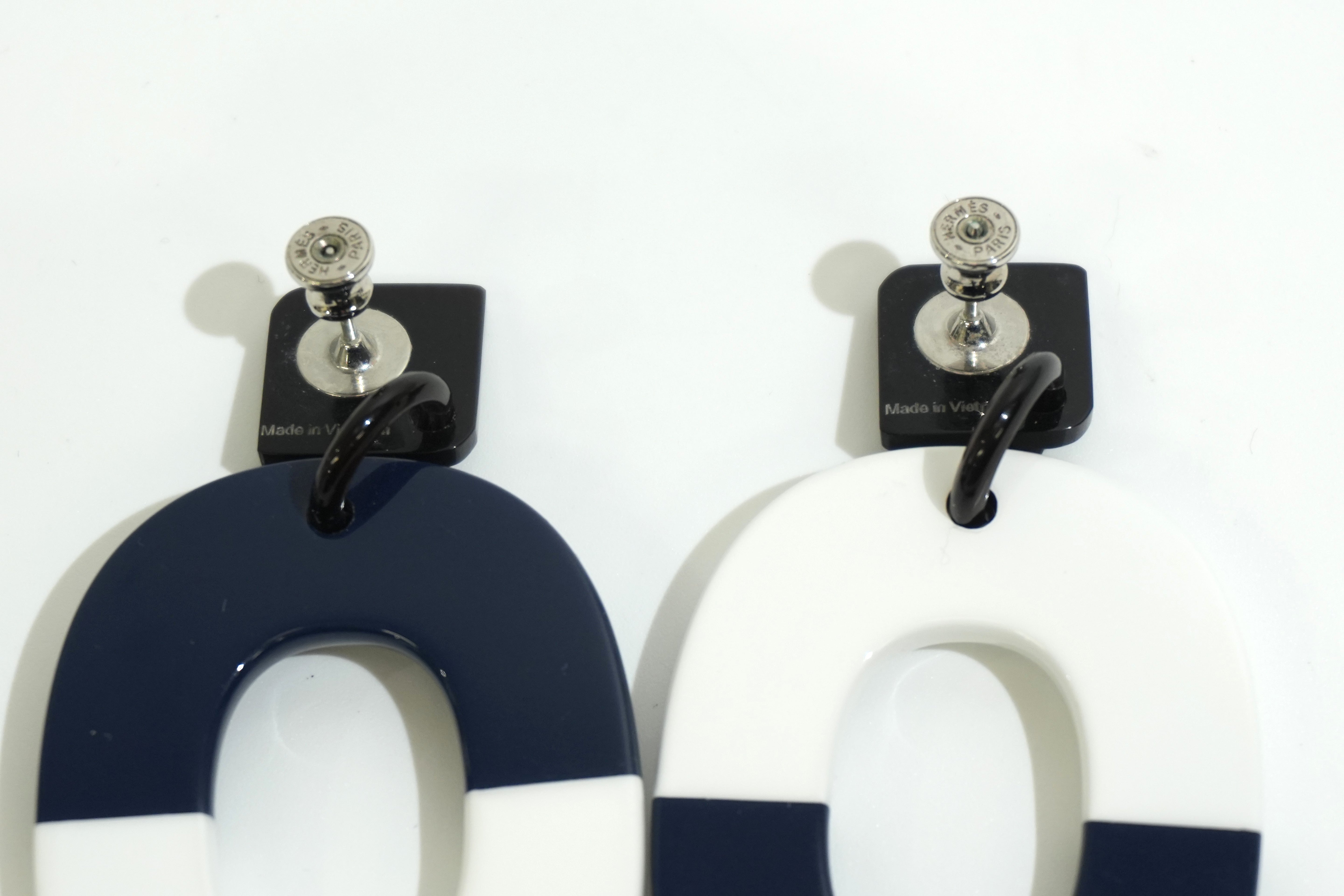 Pre-owned Hermes Resin Earrings Navy Blue