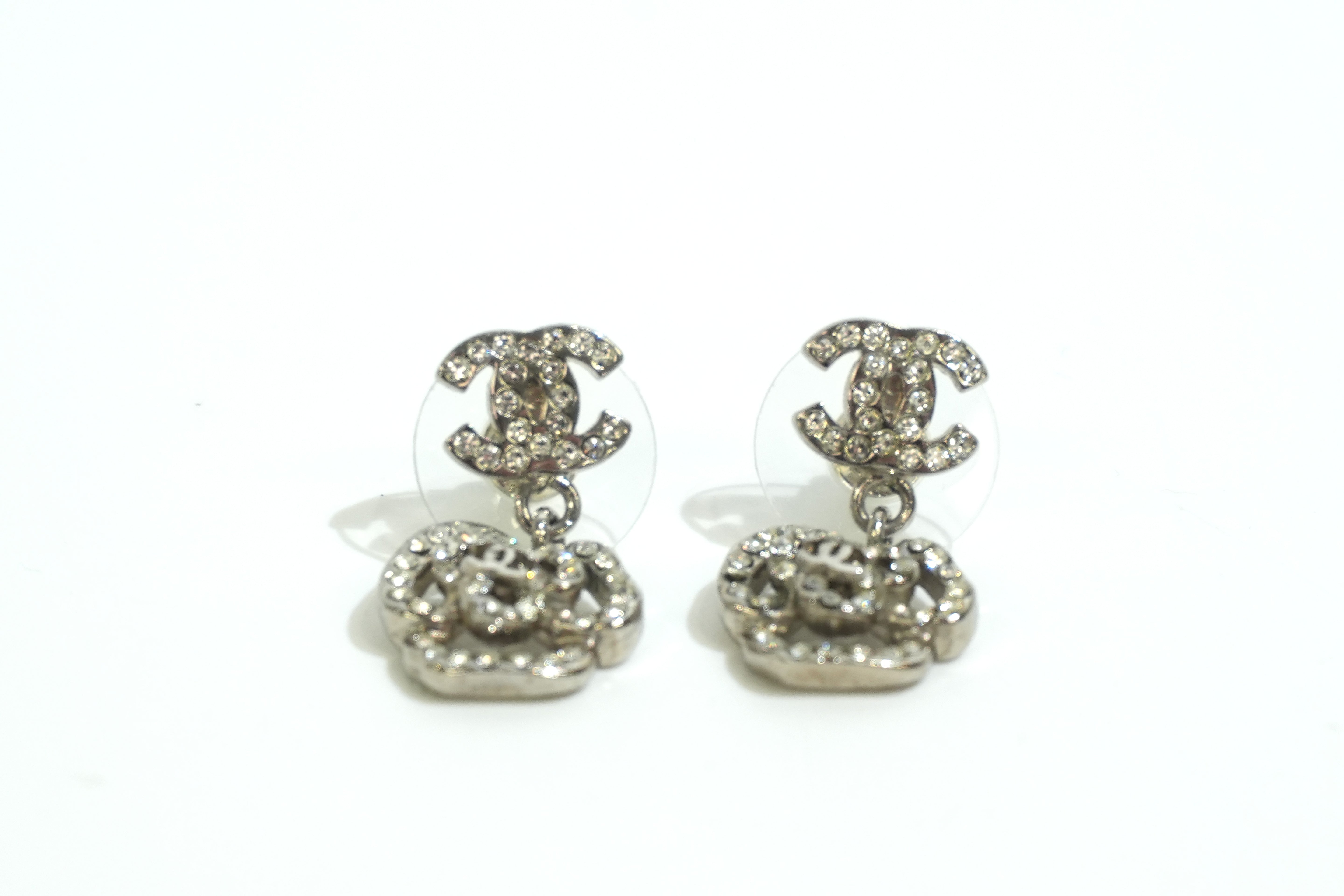 Pre-owned Chanel Steel Flower Earrings