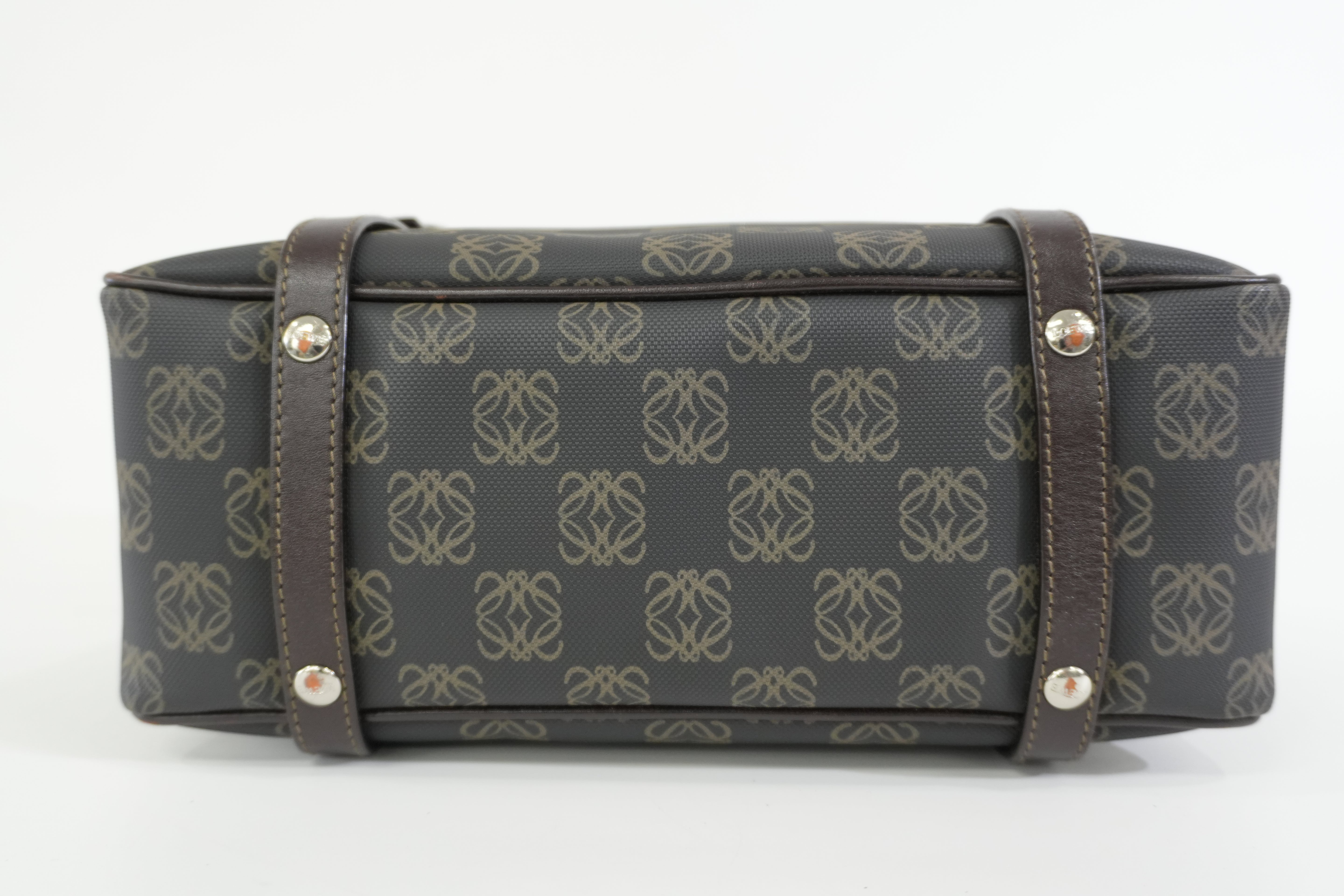 Pre-owned Loewe Analog Handbag with Pouch Black and Brown