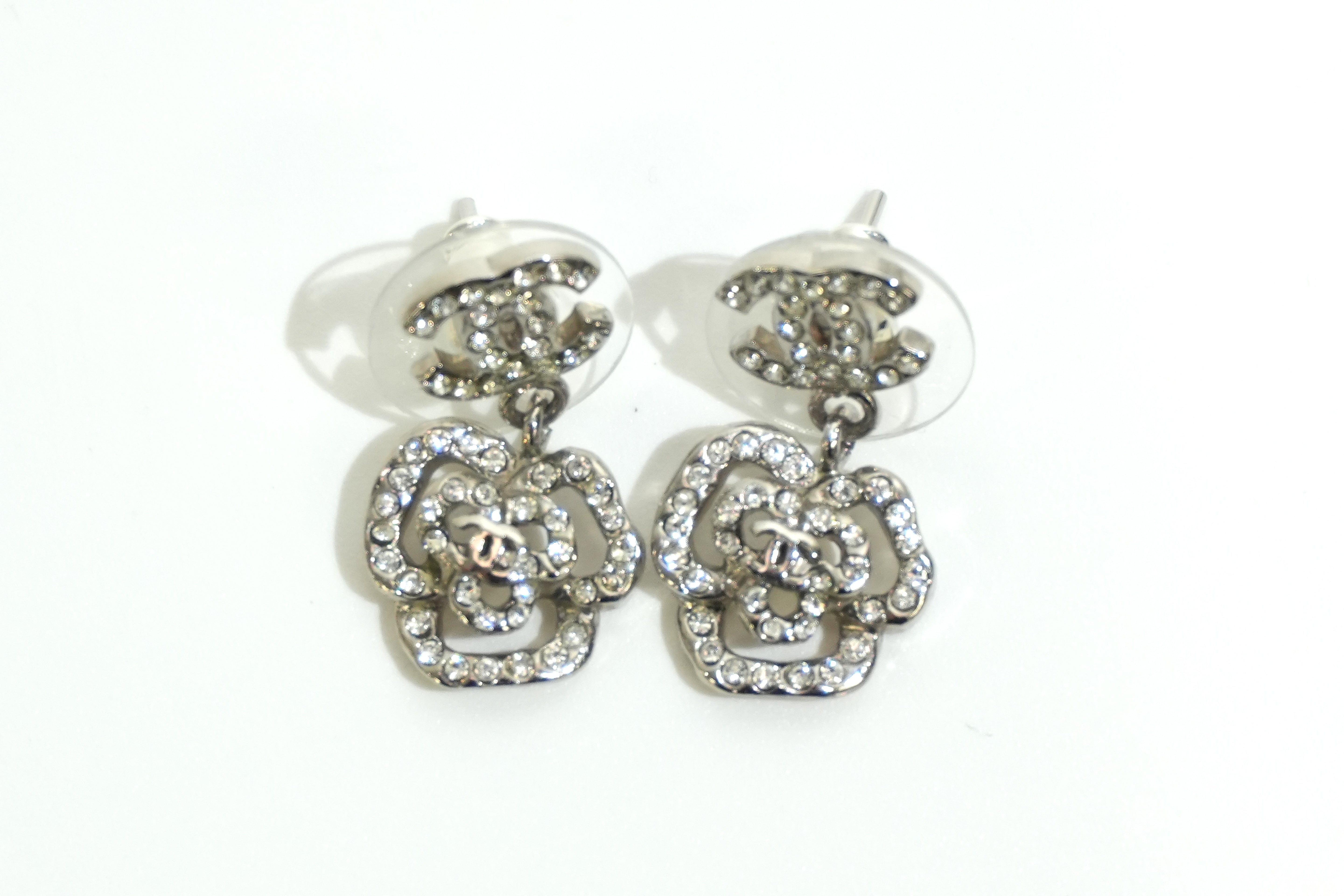 Pre-owned Chanel Steel Flower Earrings
