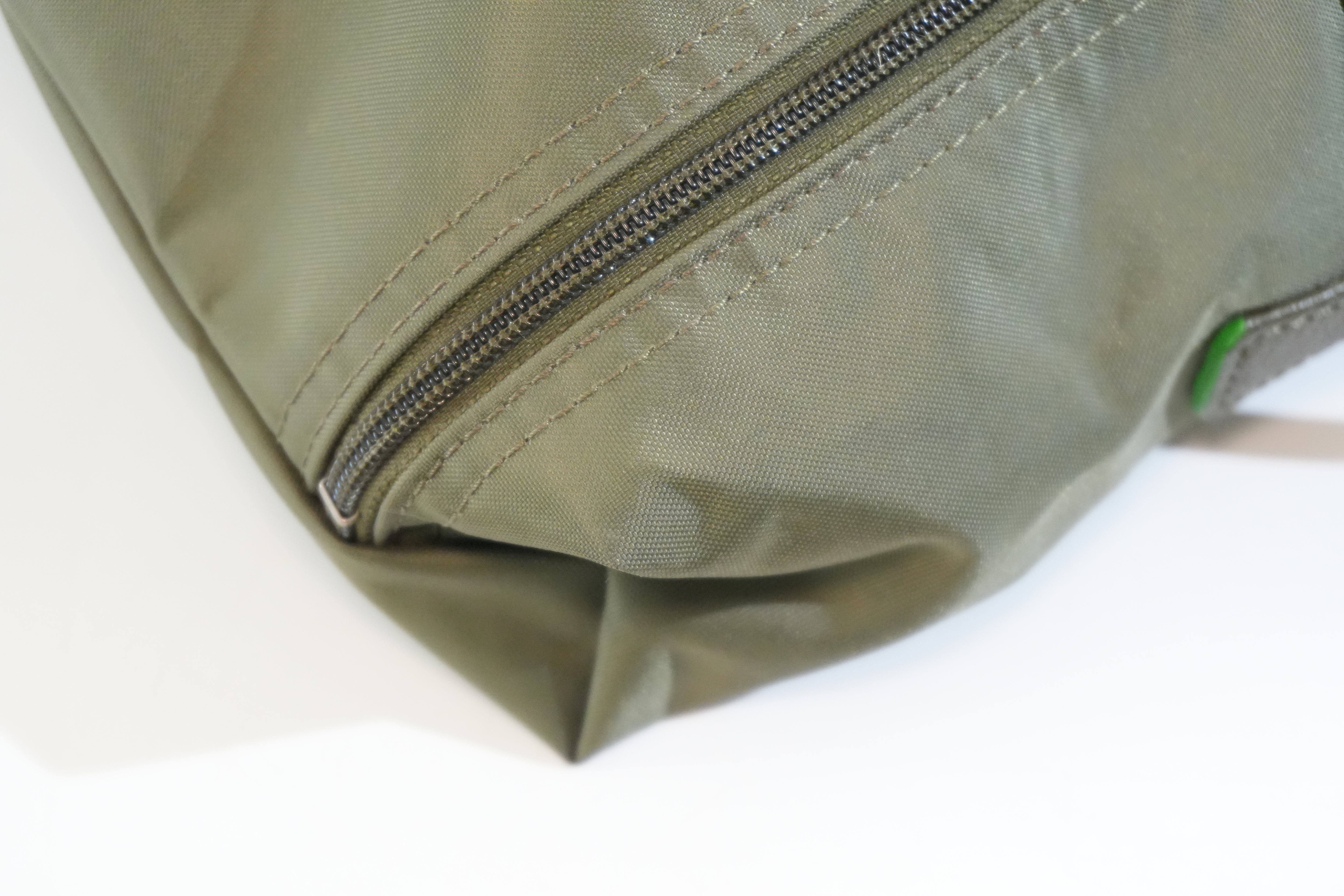 Pre-owned Longchamp Handbag Green