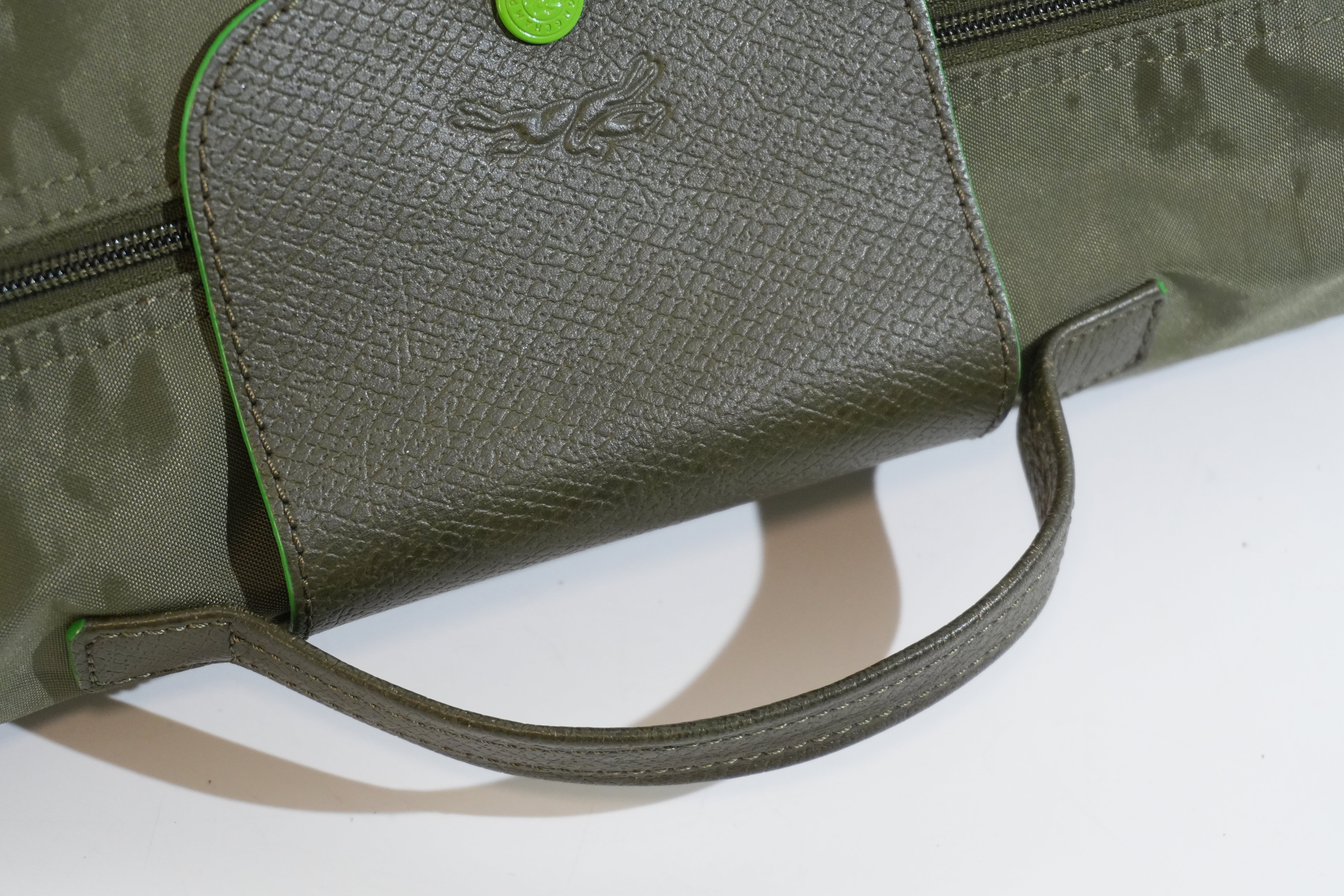 Pre-owned Longchamp Handbag Green
