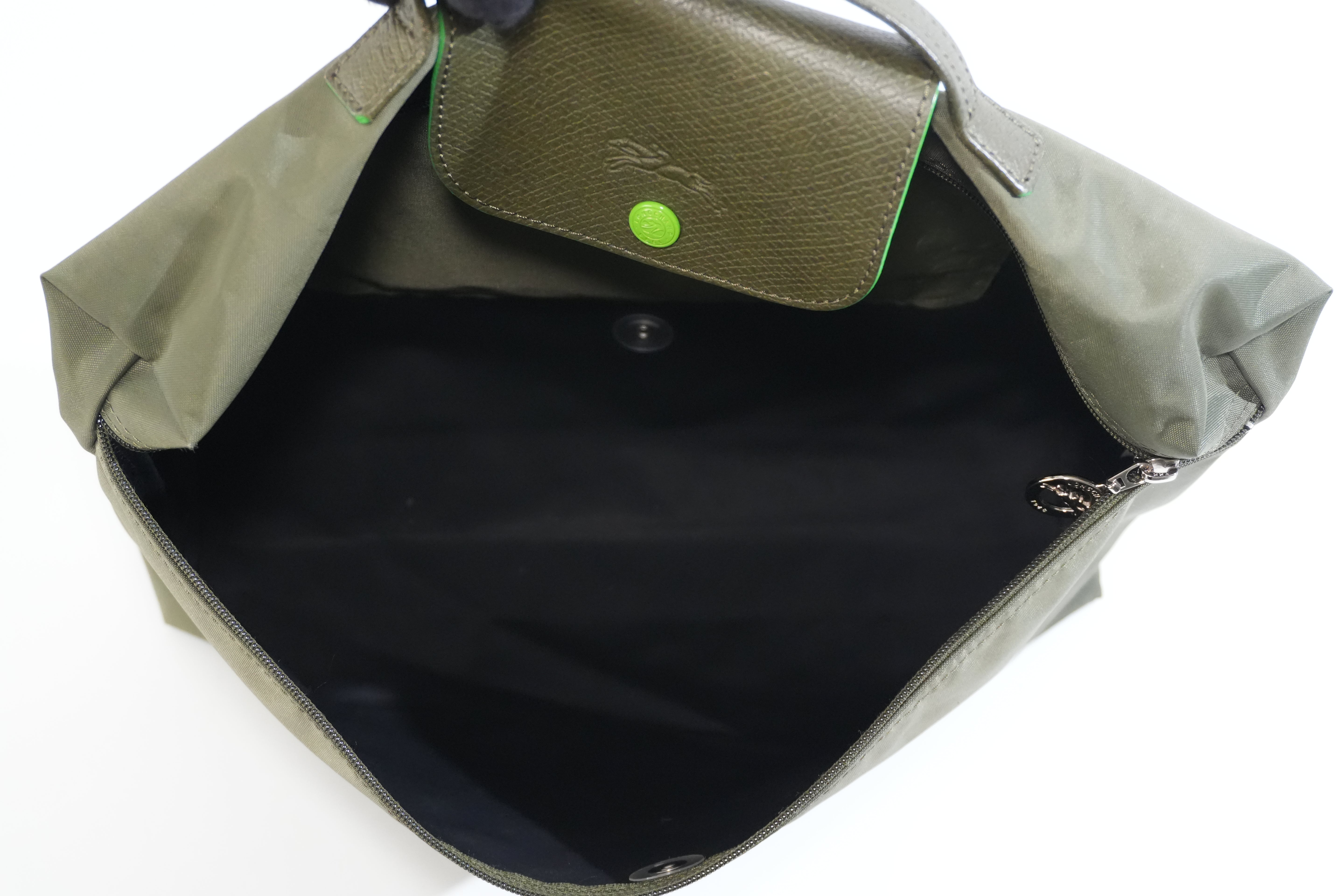 Pre-owned Longchamp Handbag Green