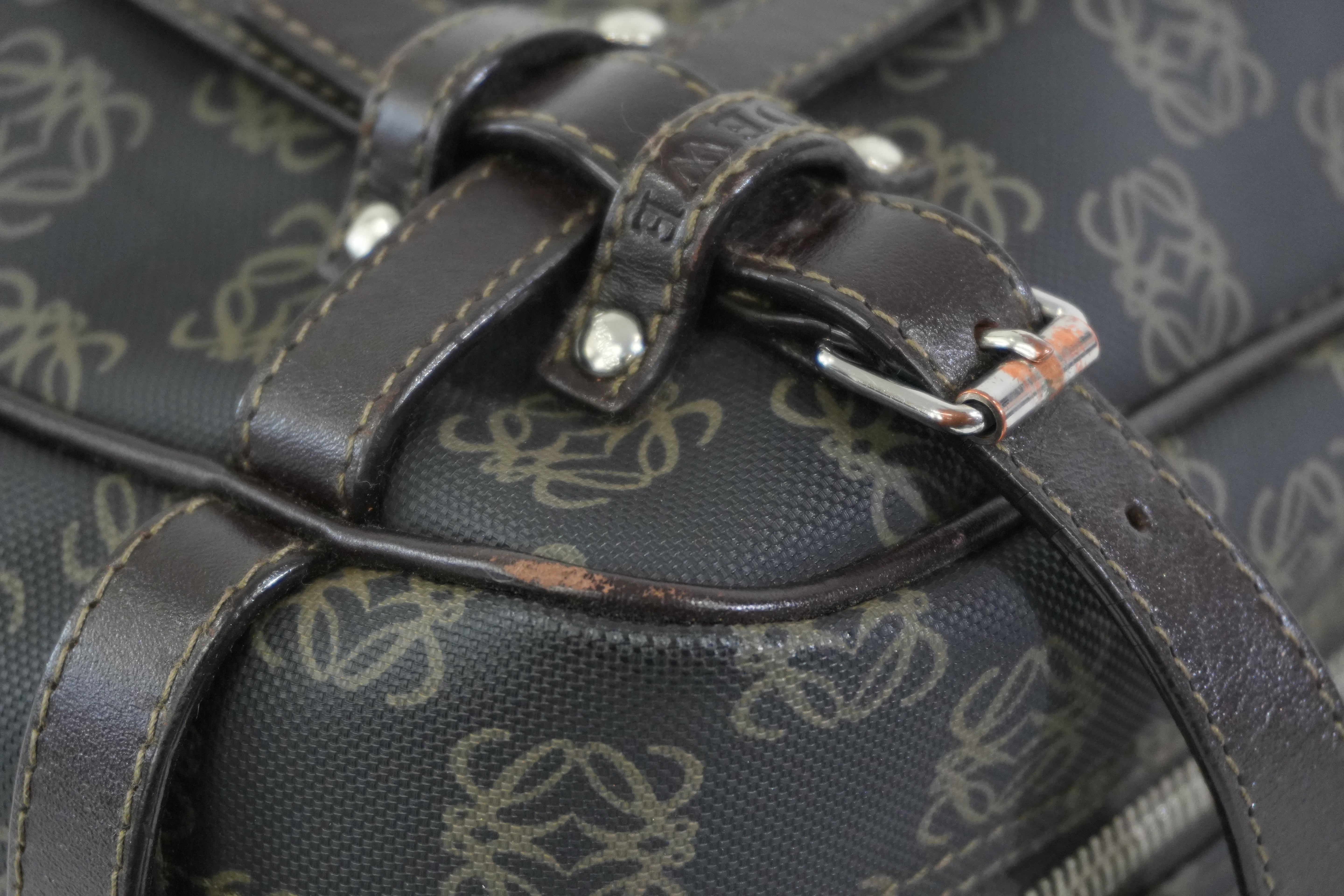 Pre-owned Loewe Analog Handbag with Pouch Black and Brown