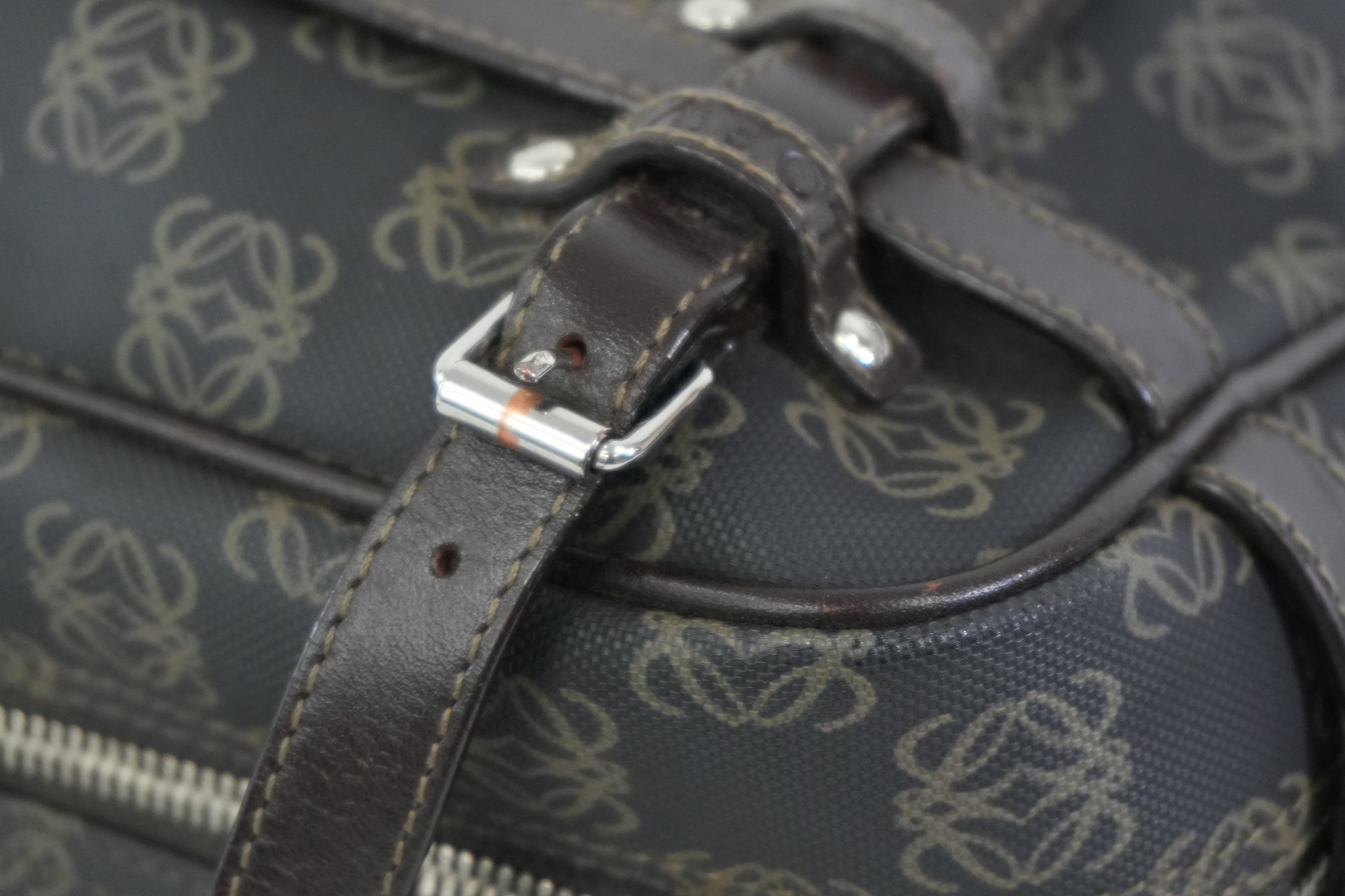 Pre-owned Loewe Analog Handbag with Pouch Black and Brown