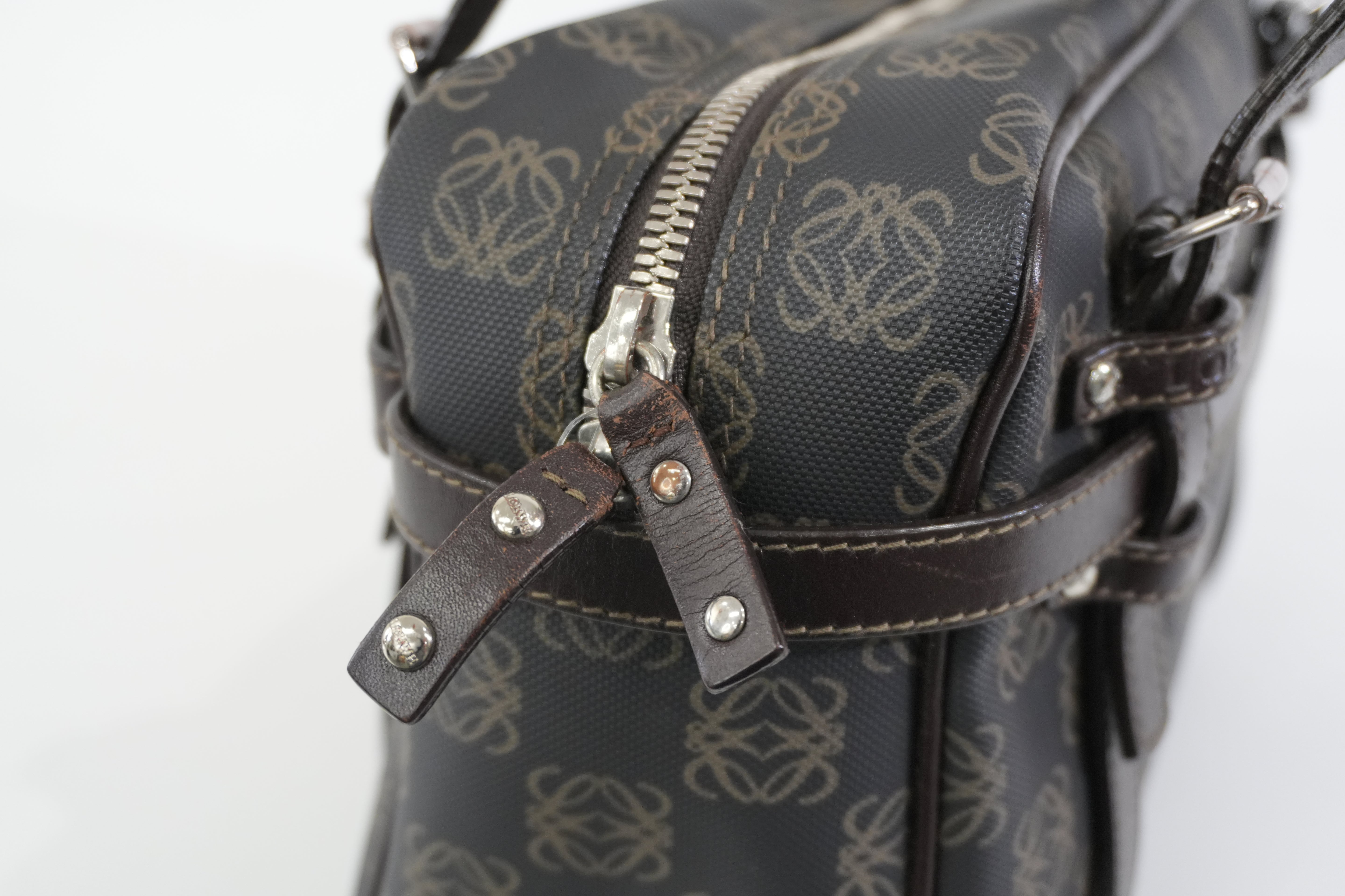 Pre-owned Loewe Analog Handbag with Pouch Black and Brown