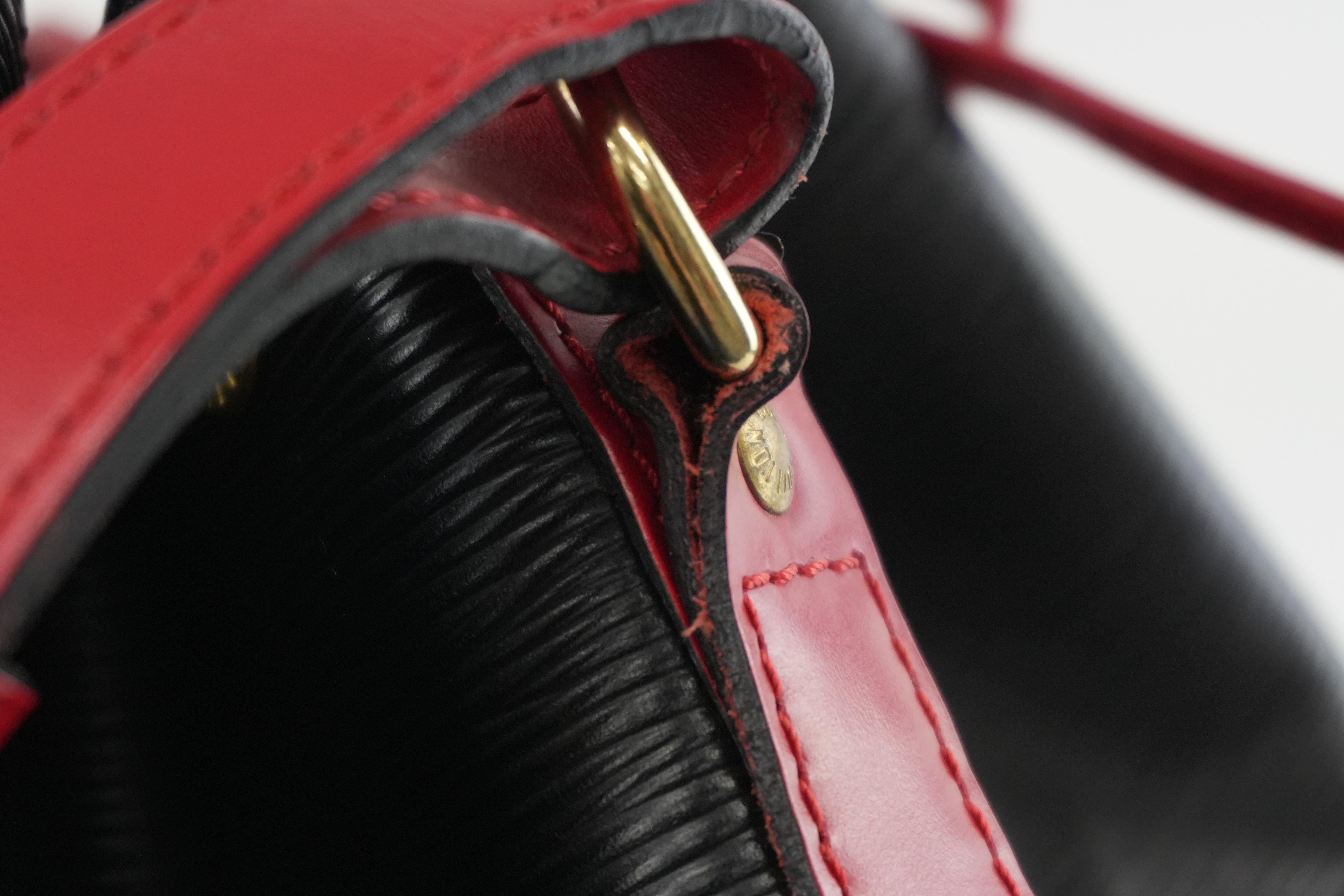 Louis Vuitton Noe GM Bucket Bag Epi Black and Red Used