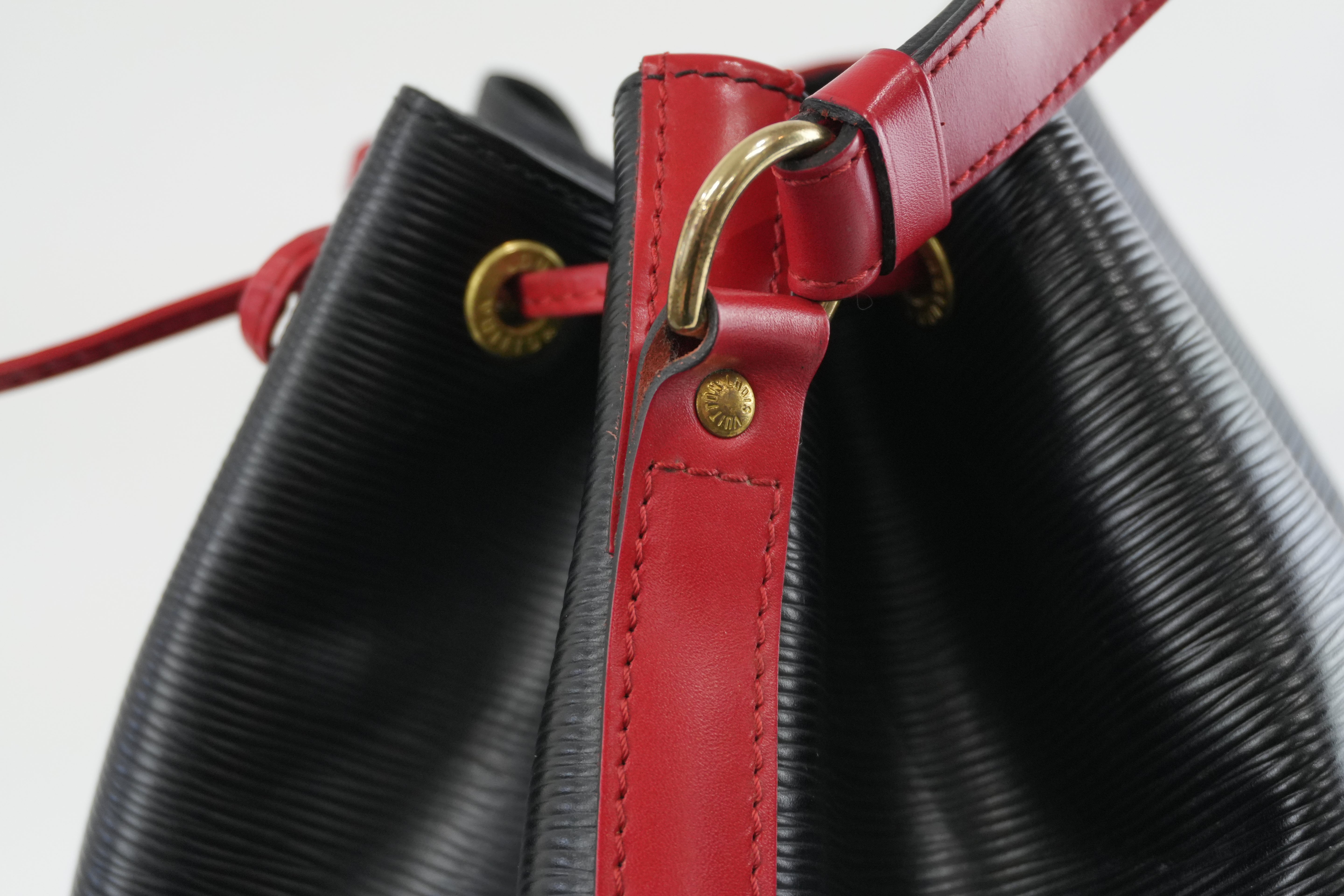 Louis Vuitton Noe GM Bucket Bag Epi Black and Red Used