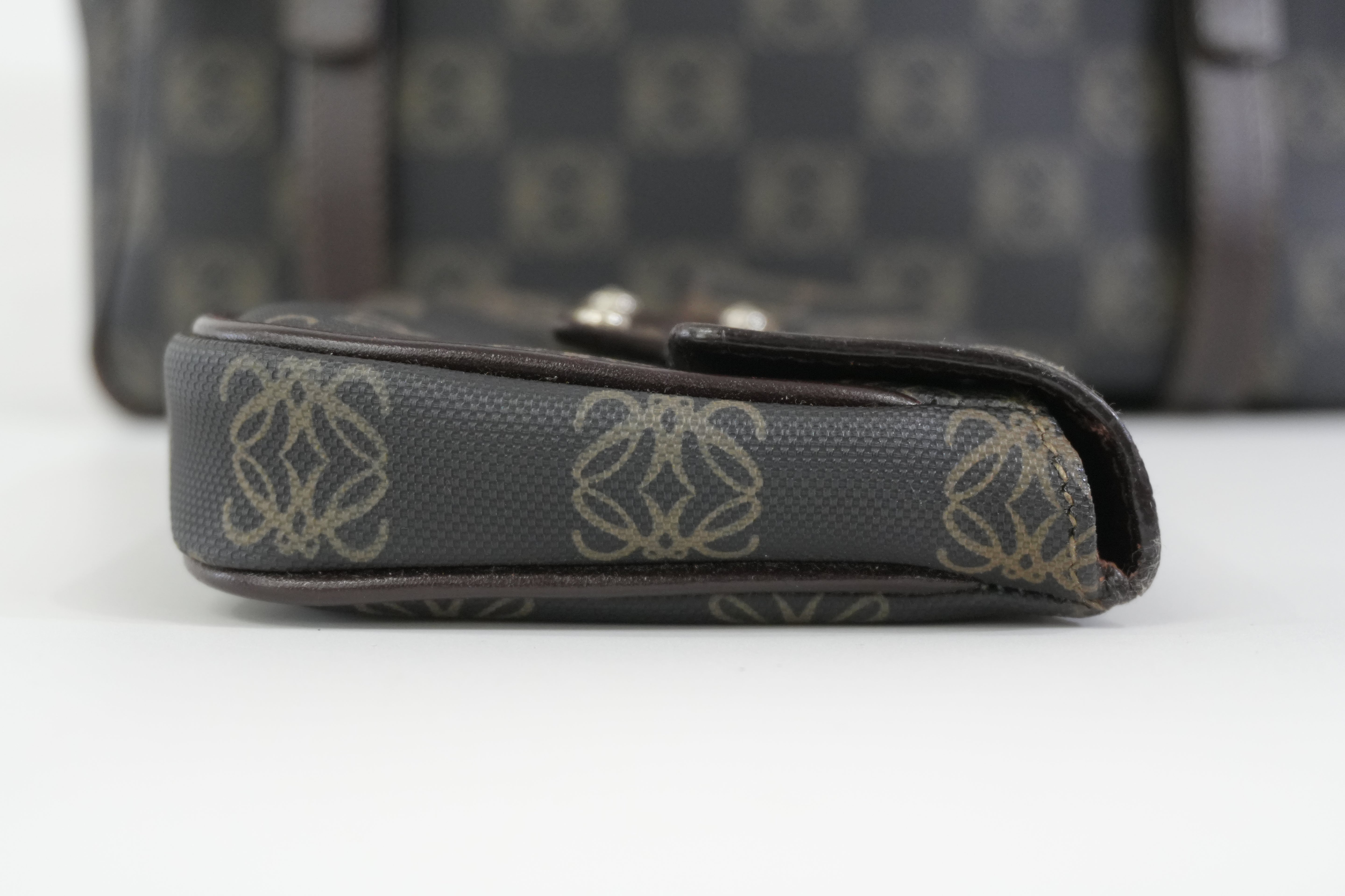 Pre-owned Loewe Analog Handbag with Pouch Black and Brown