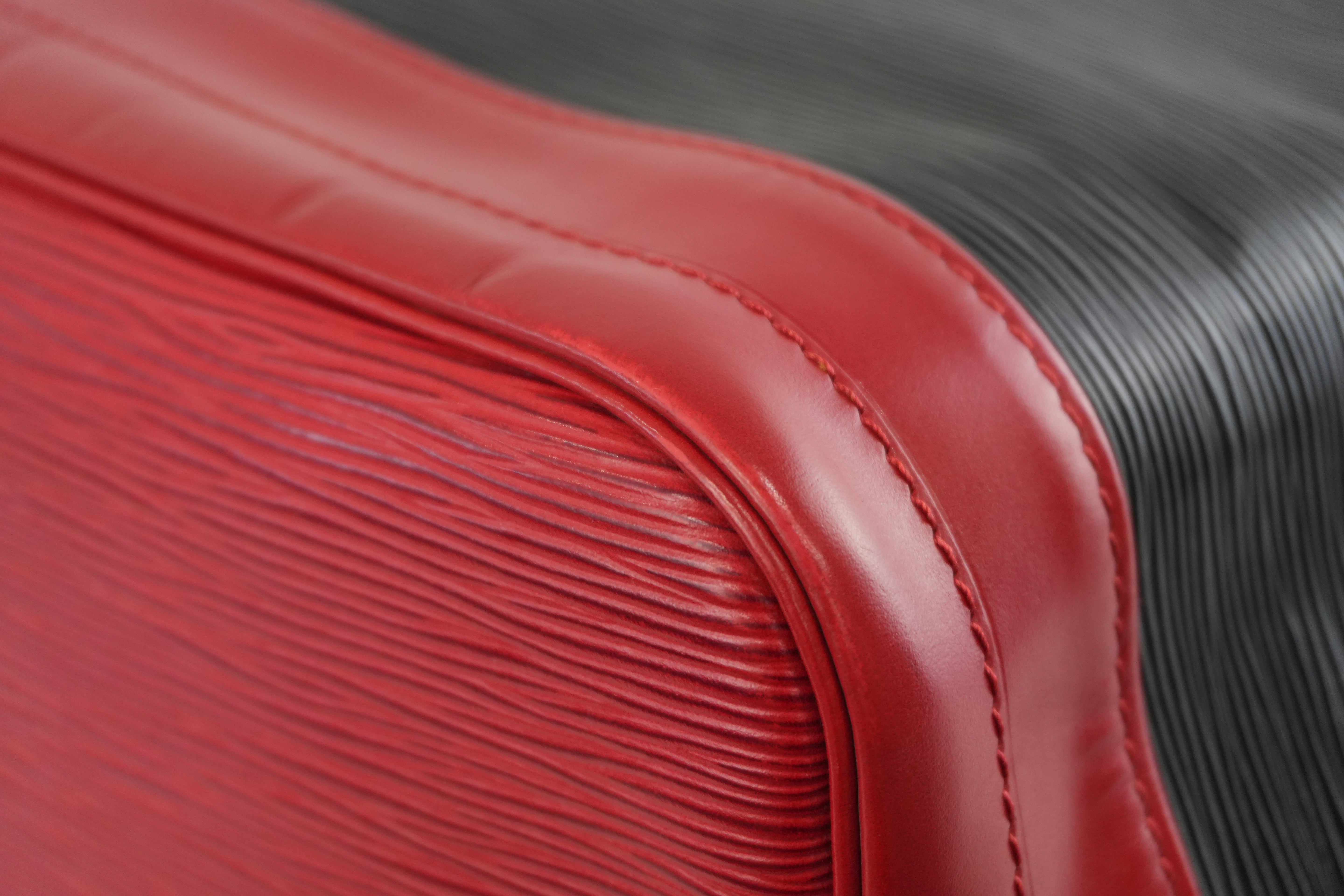 Louis Vuitton Noe GM Bucket Bag Epi Black and Red Used