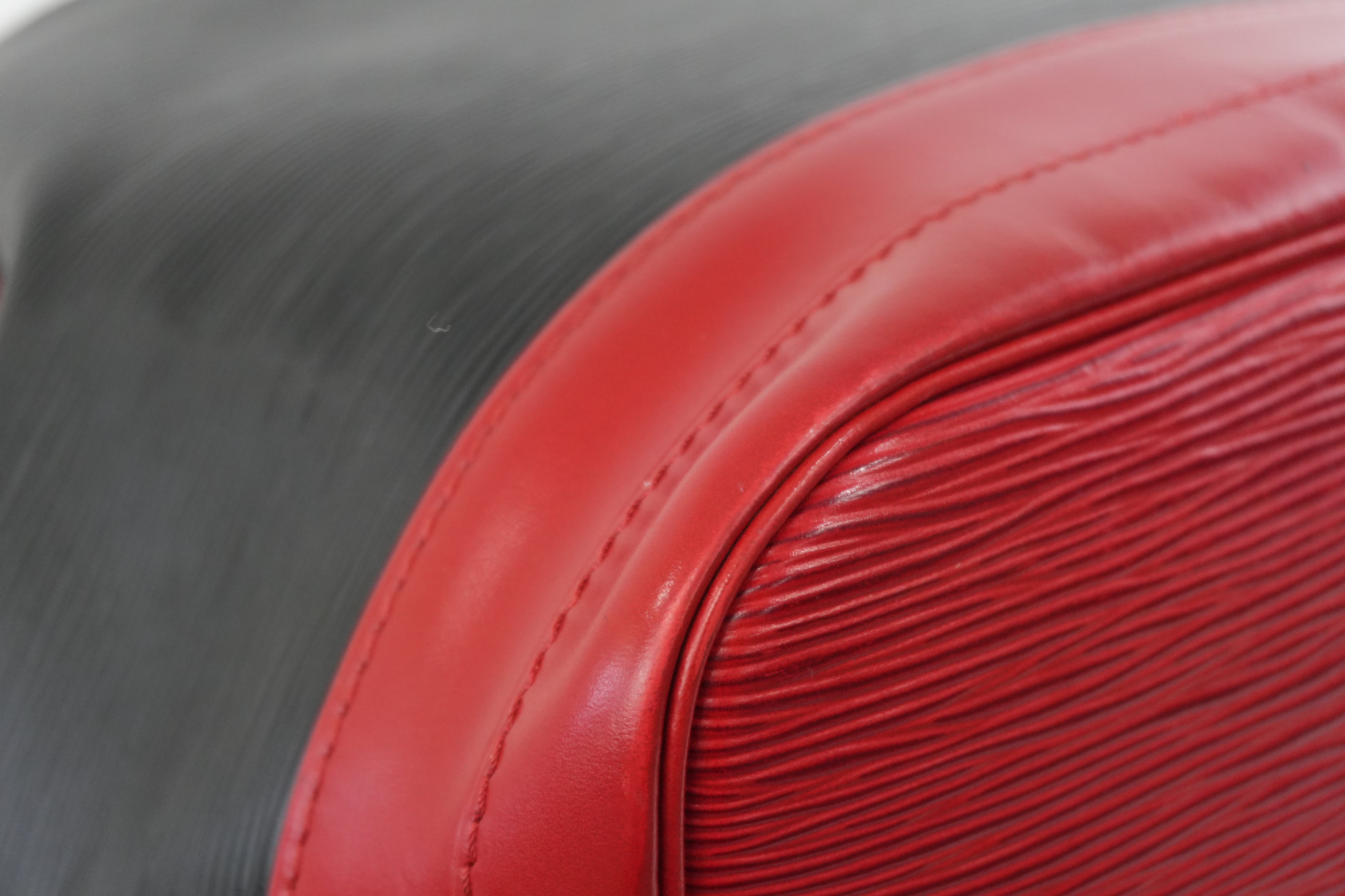 Louis Vuitton Noe GM Bucket Bag Epi Black and Red Used