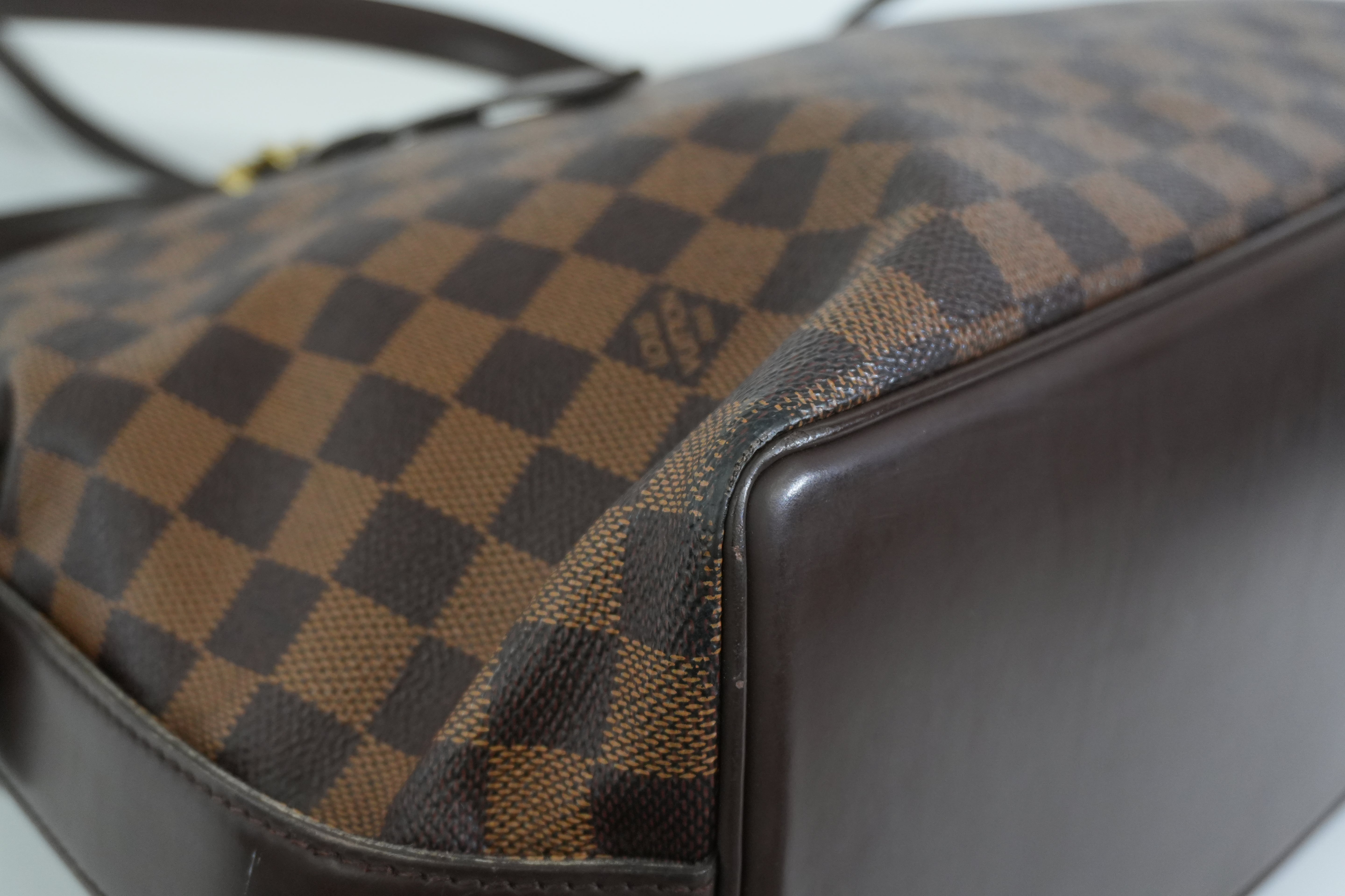 Pre-Owned Louis Vuitton Damier Ebene Chelsea Tote Bag