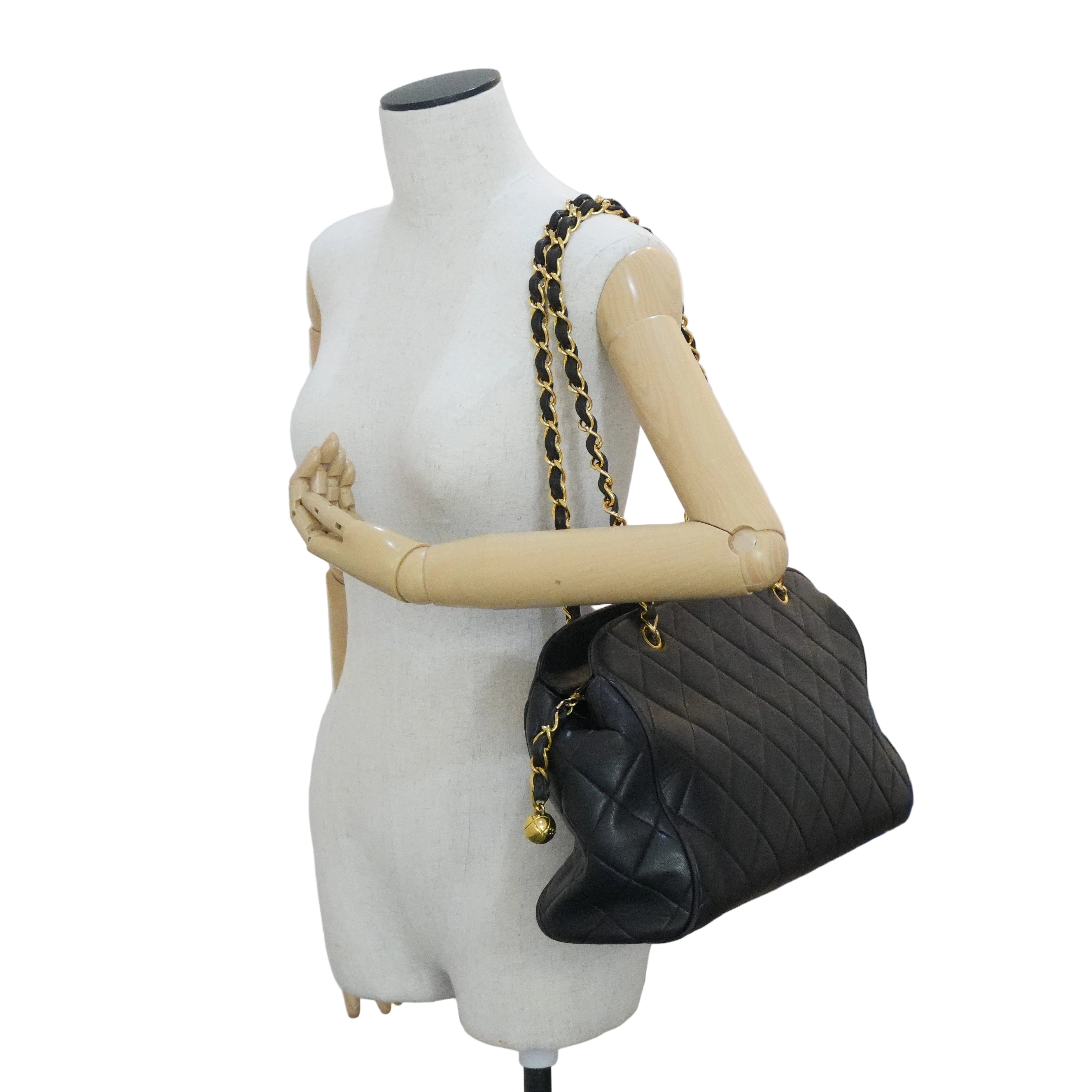 Pre-owned Chanel Lambskin Leather Quilted Chain Tote Bag Black