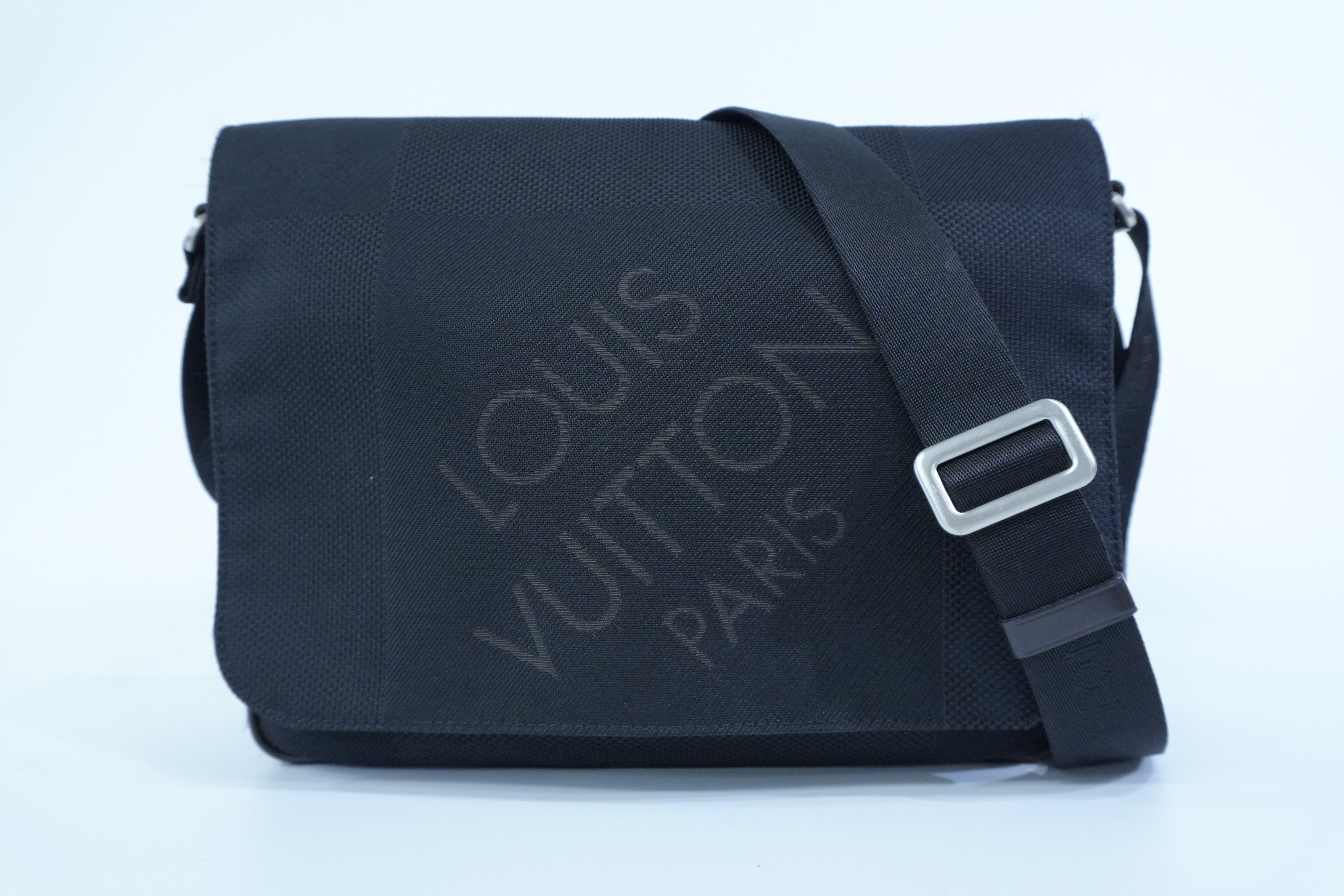 Pre-owned Louis Vuitton Canvas Shoulder Bag Black