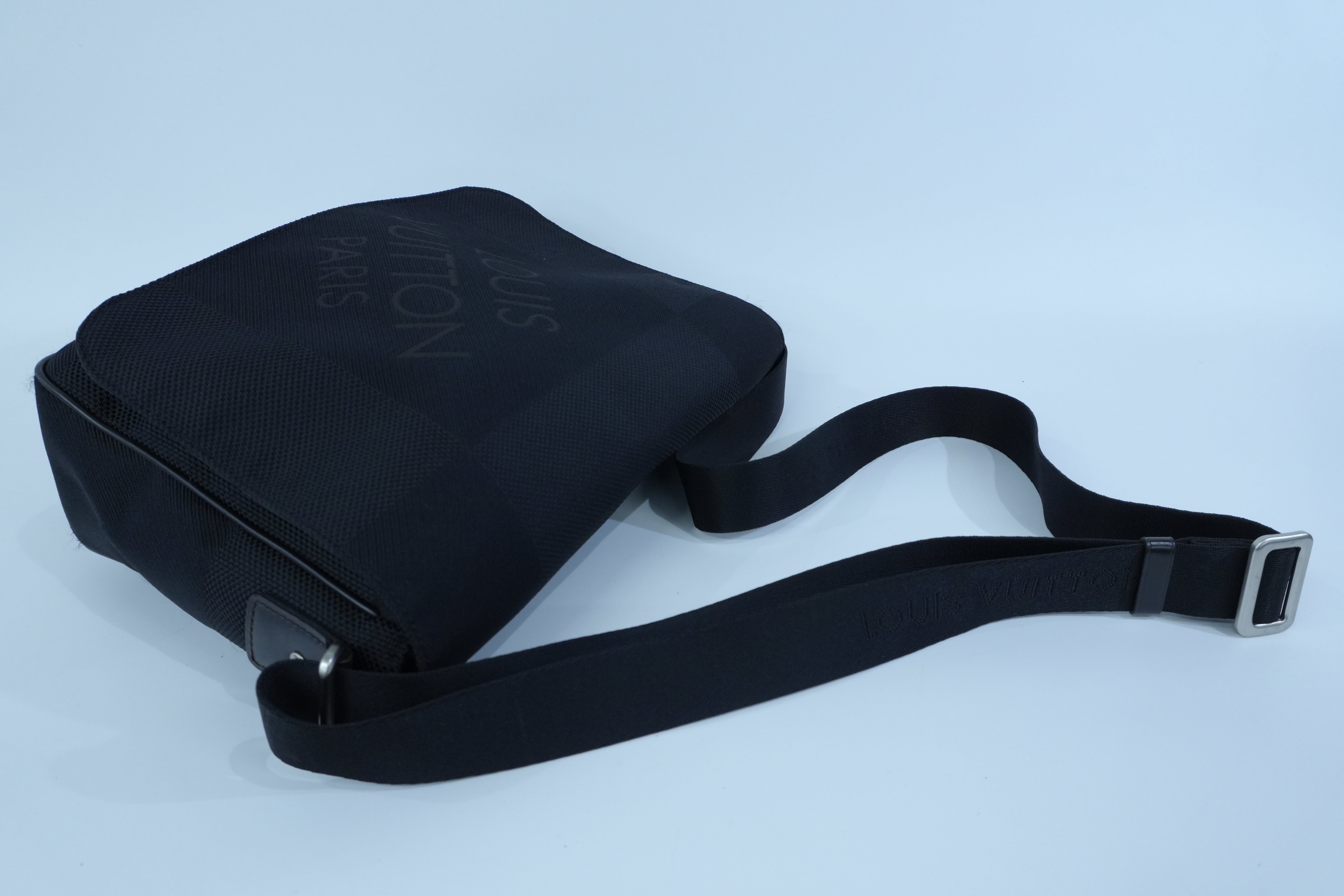 Pre-owned Louis Vuitton Canvas Shoulder Bag Black