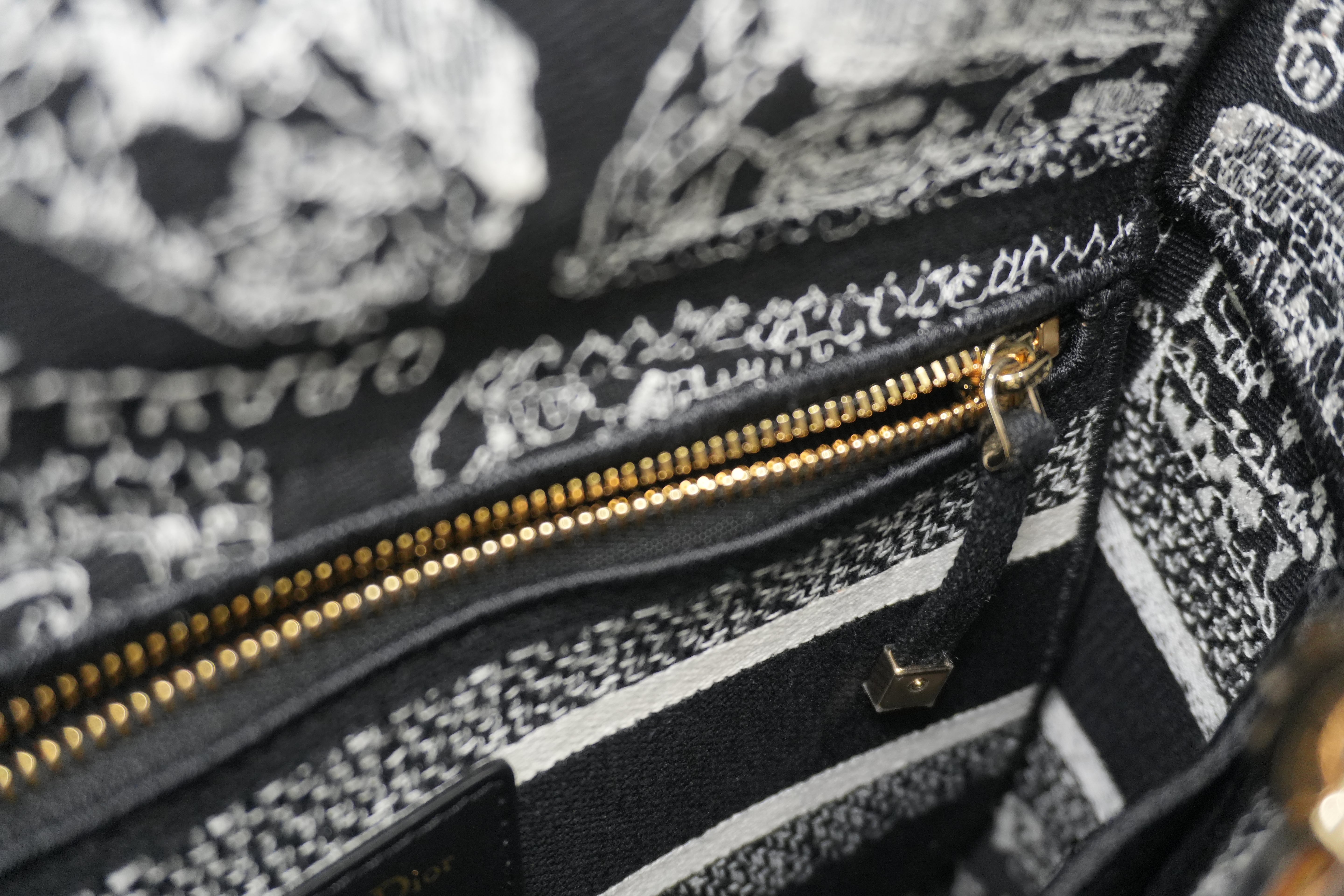 Christian Dior Lady D-Lite Shoulder Strap Used