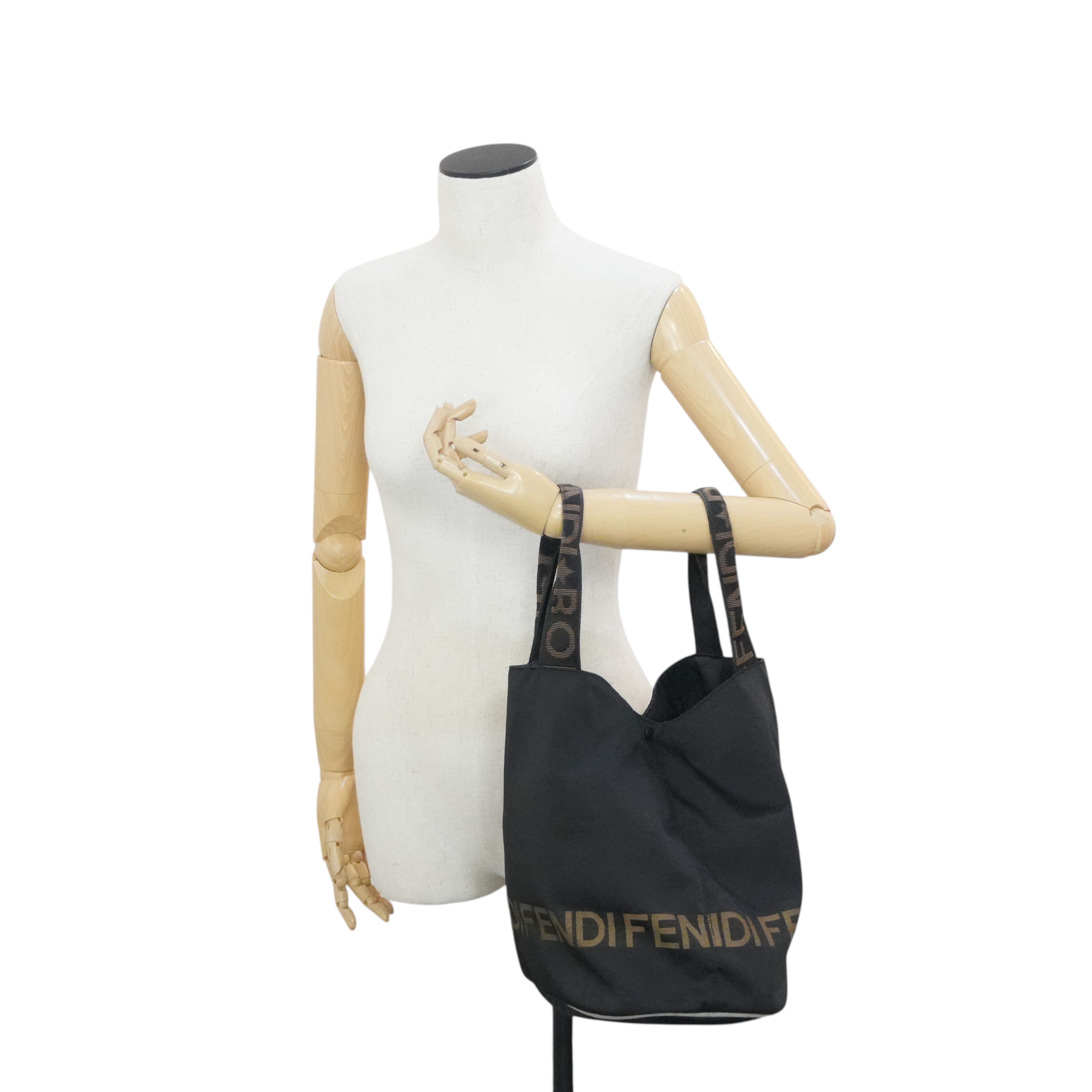 Pre-owned Fendi Handbag Black