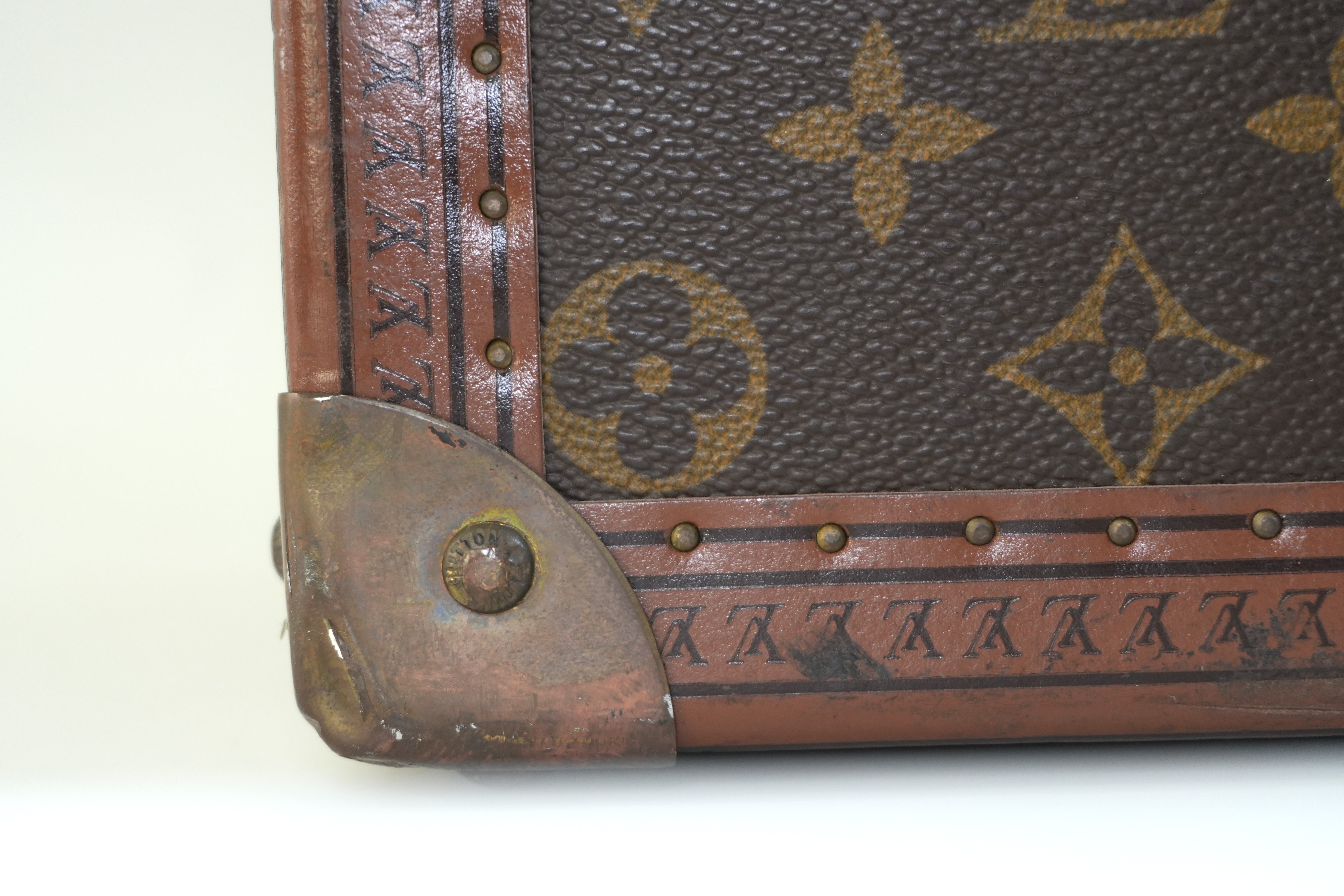 Pre-owned Louis Vuitton Mono Trunk 75 Alzer