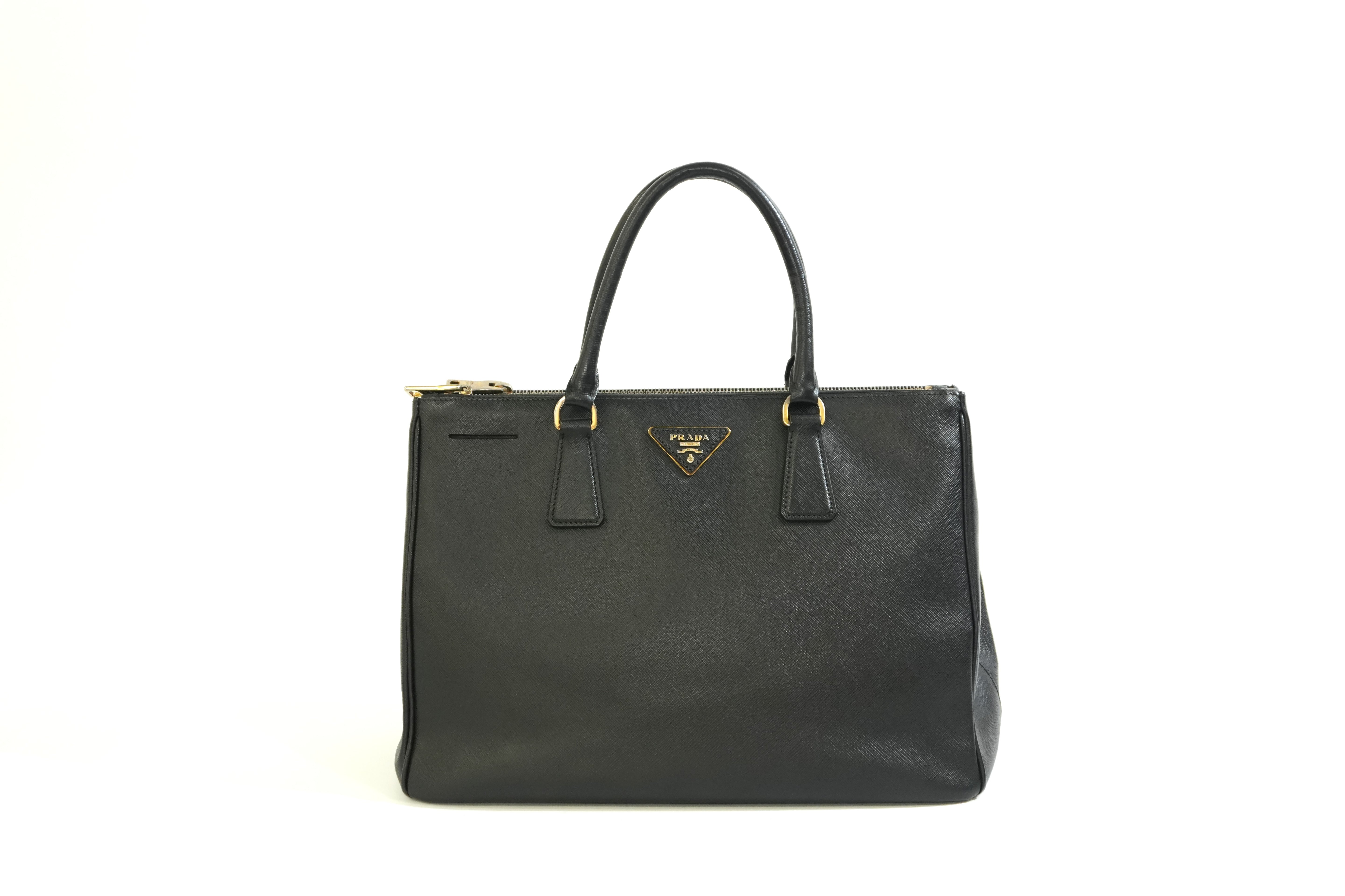 Pre-owned Prada Calfskin Leather Saffiano Handbag Black