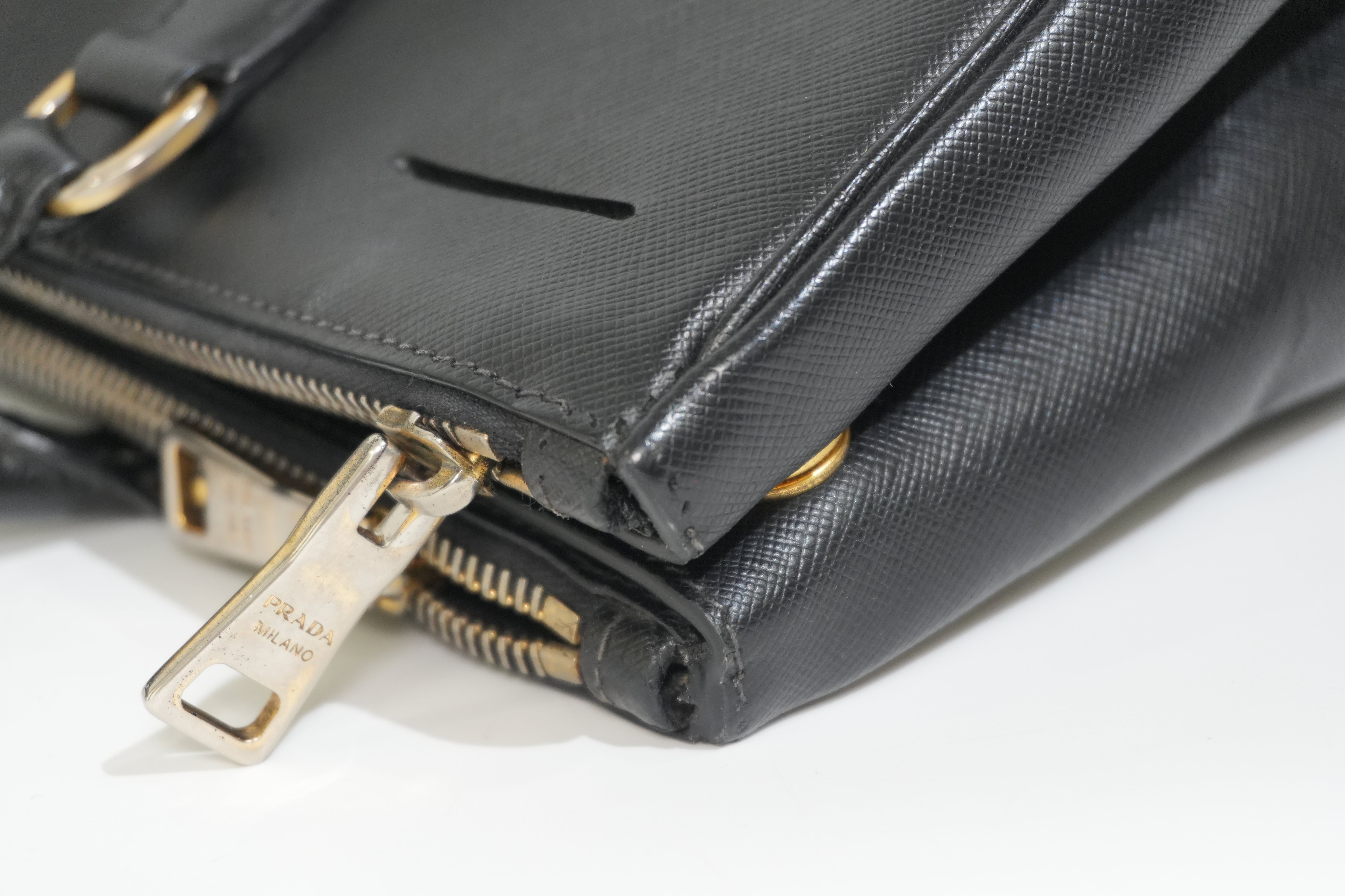Pre-owned Prada Calfskin Leather Saffiano Handbag Black