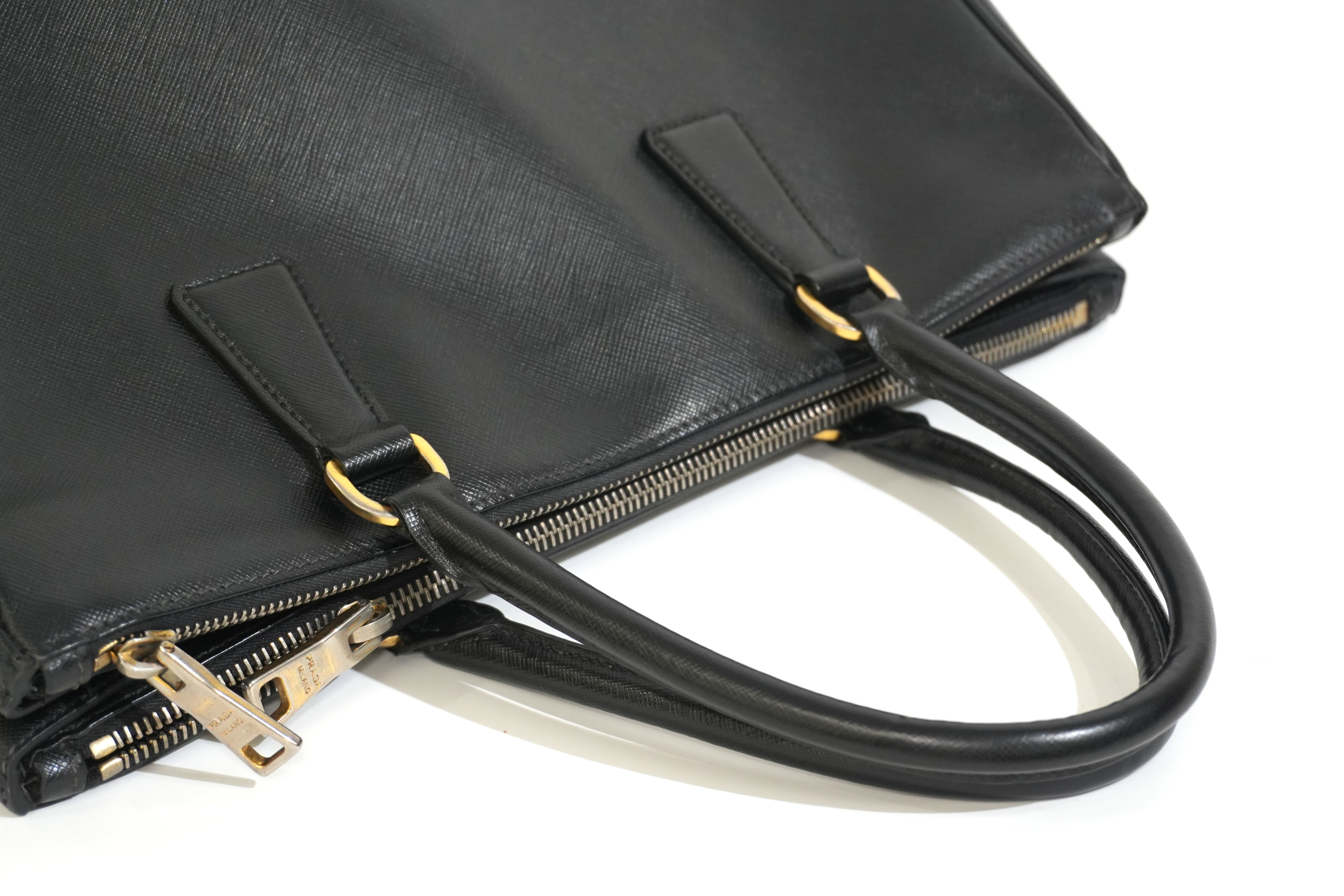 Pre-owned Prada Calfskin Leather Saffiano Handbag Black