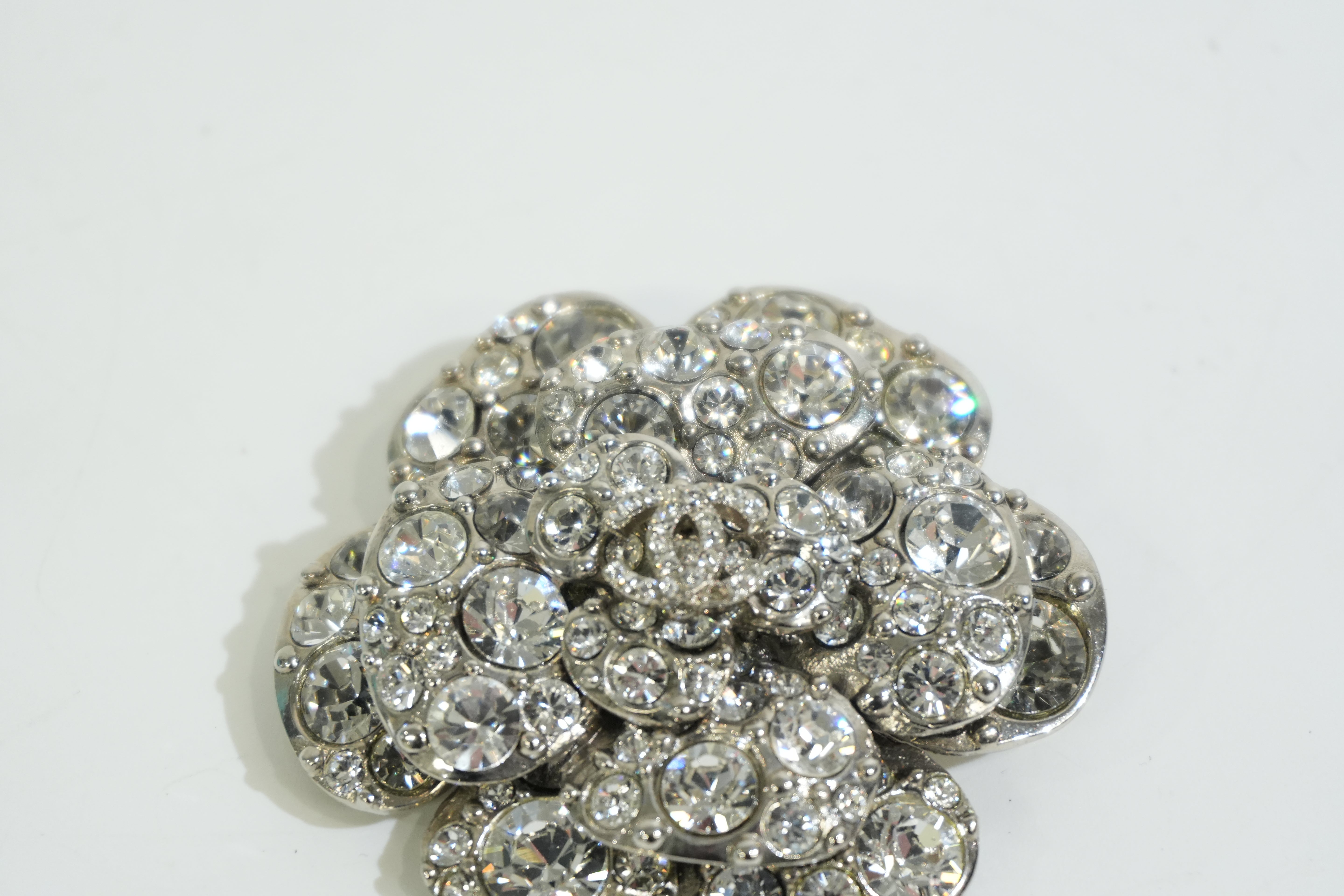 Pre-owned Chanel Camella Brooch Silver tone