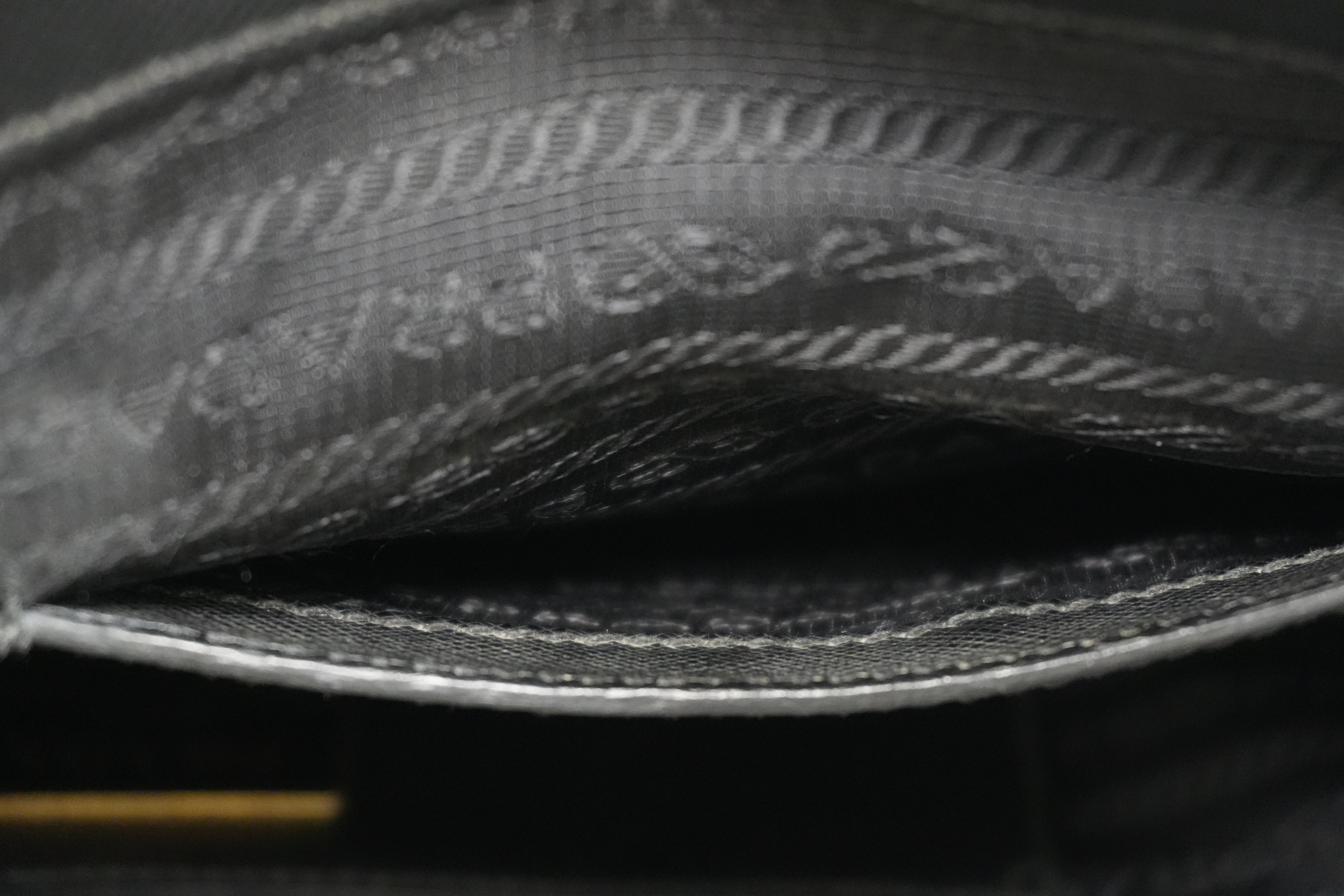 Pre-owned Prada Calfskin Leather Saffiano Handbag Black