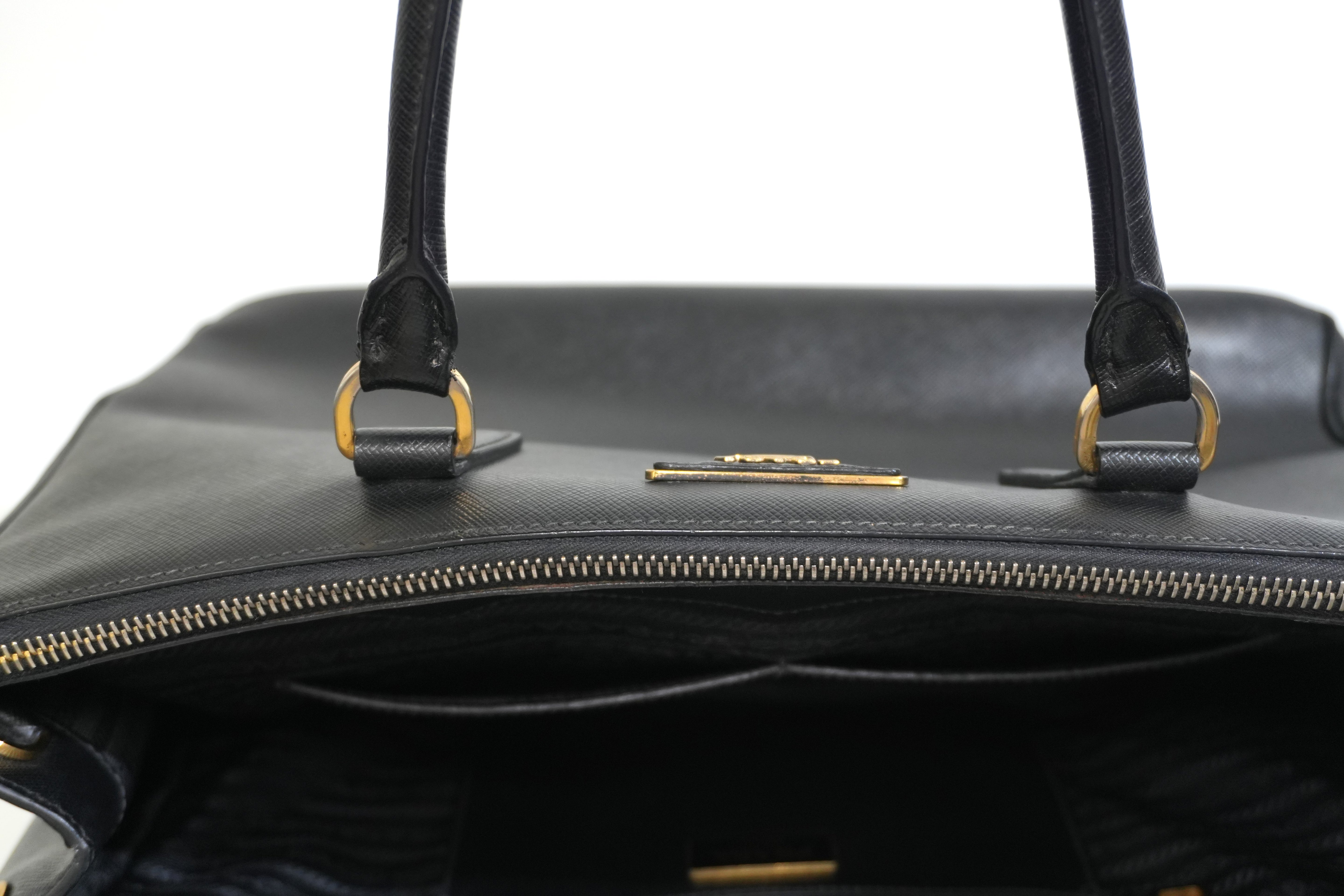 Pre-owned Prada Calfskin Leather Saffiano Handbag Black