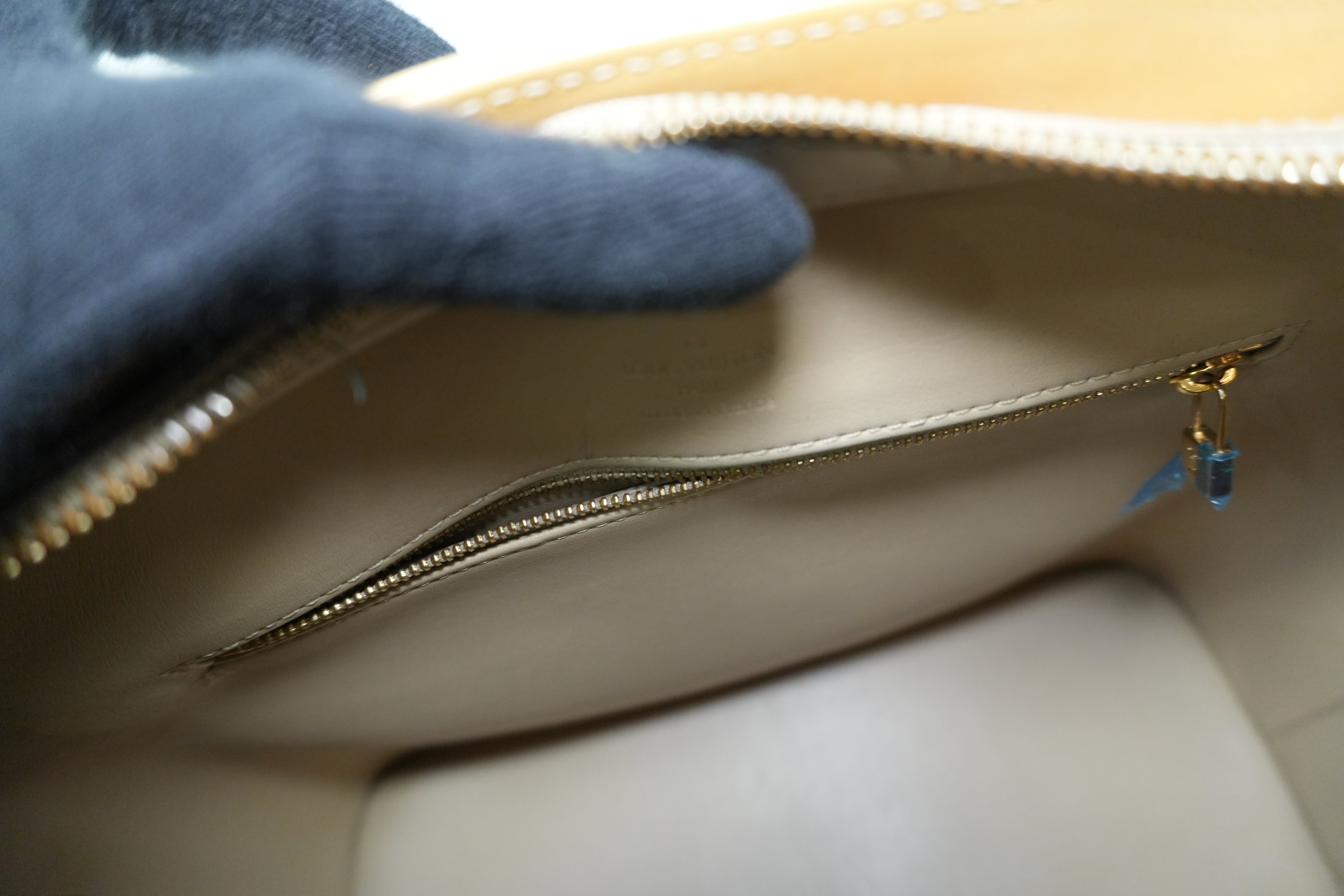 Louis Vuitton Houston Vernis Handbag Used