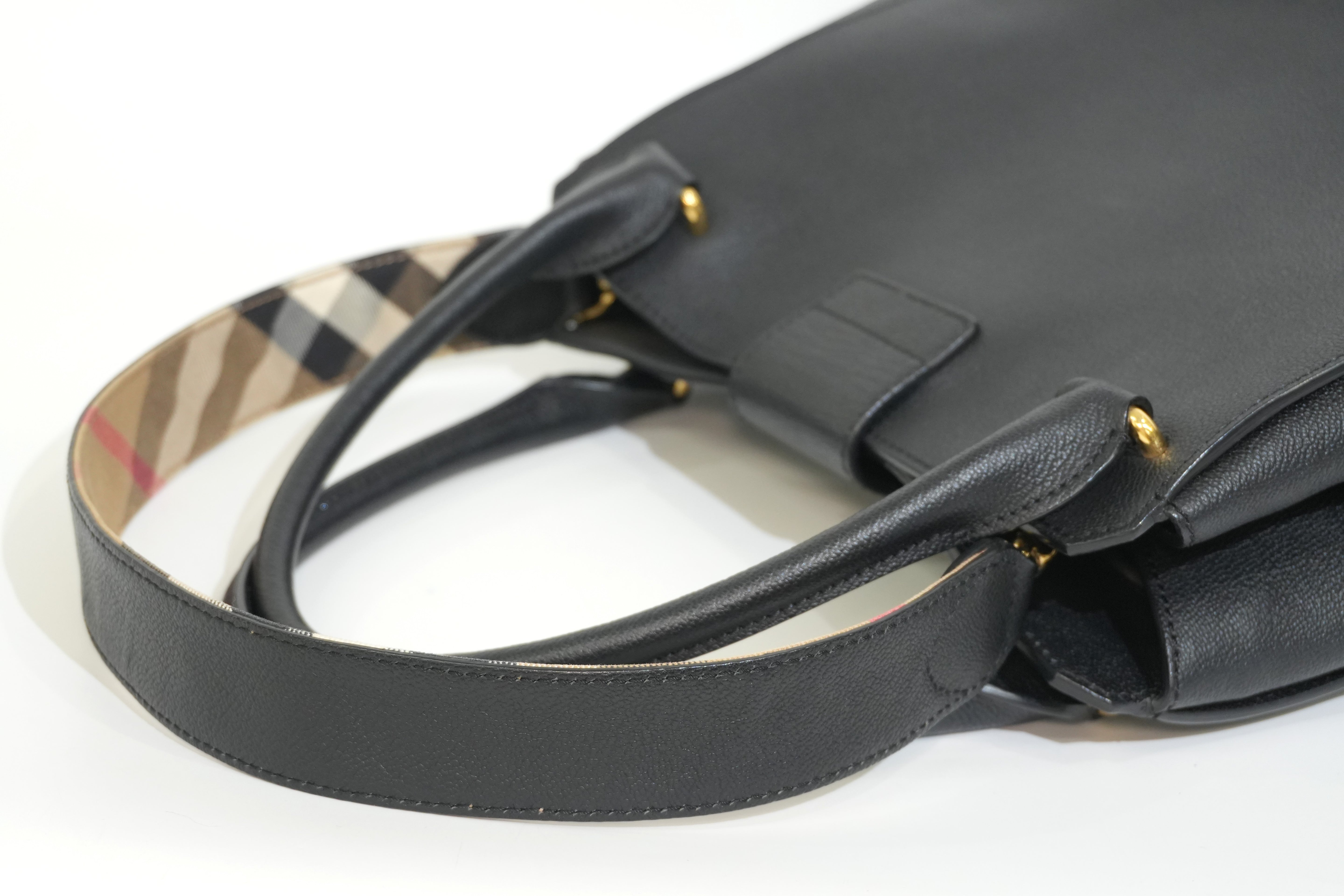 Pre-owned Burberry Calfskin Leather Two Way Shoulder Bag Black