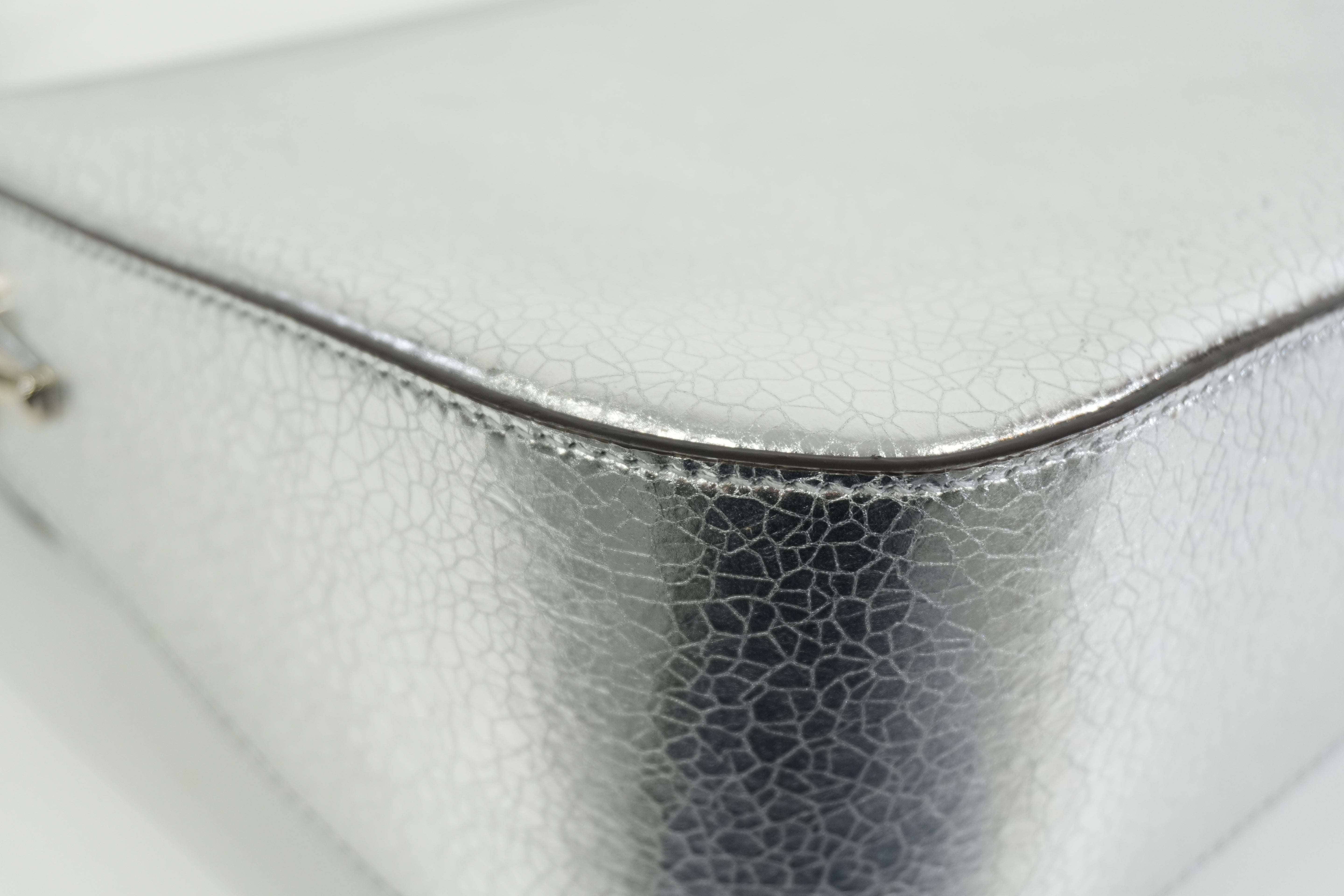 Pre-owned Gucci Metallic Shoulder Bag Silver