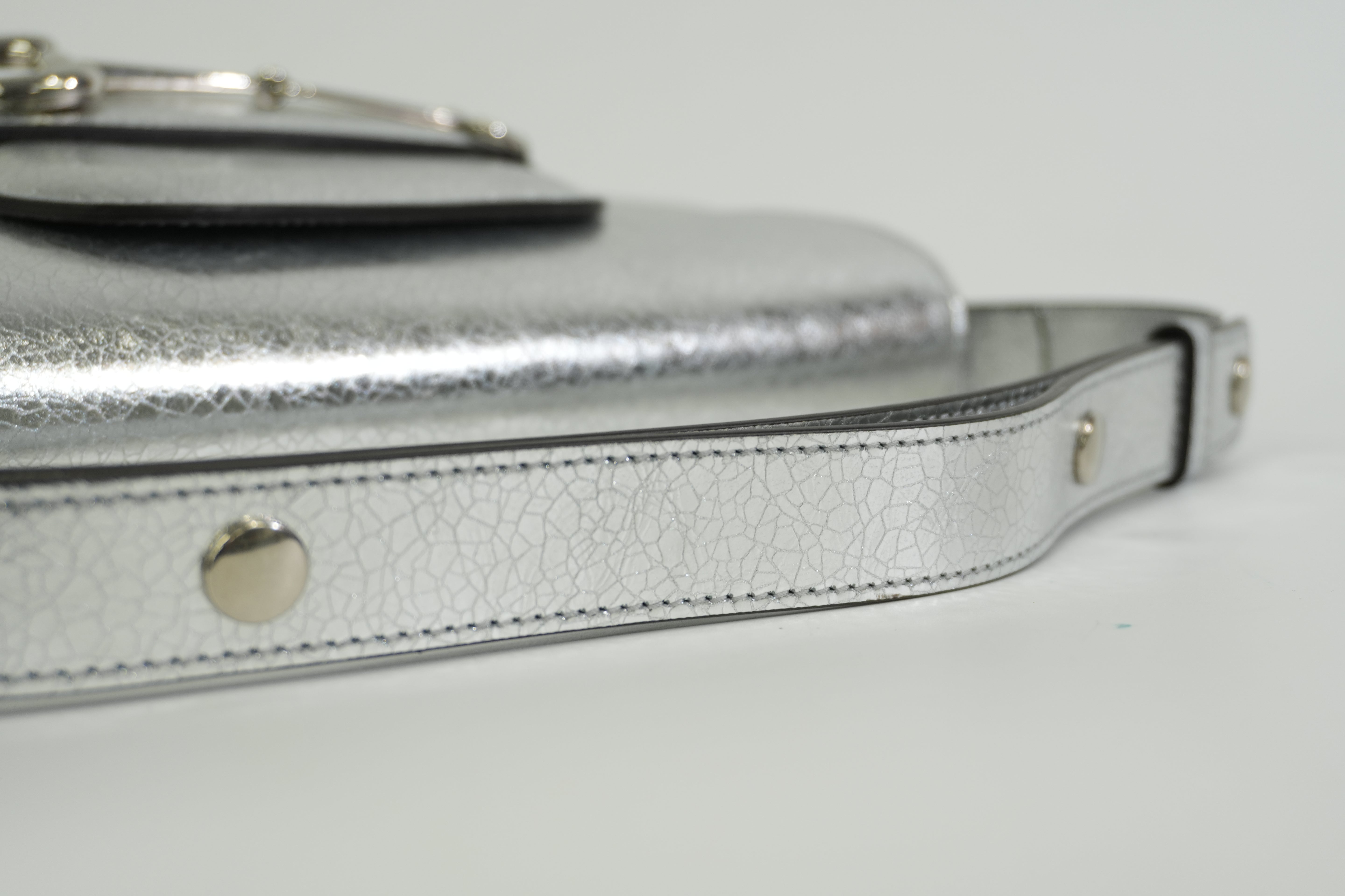 Pre-owned Gucci Metallic Shoulder Bag Silver