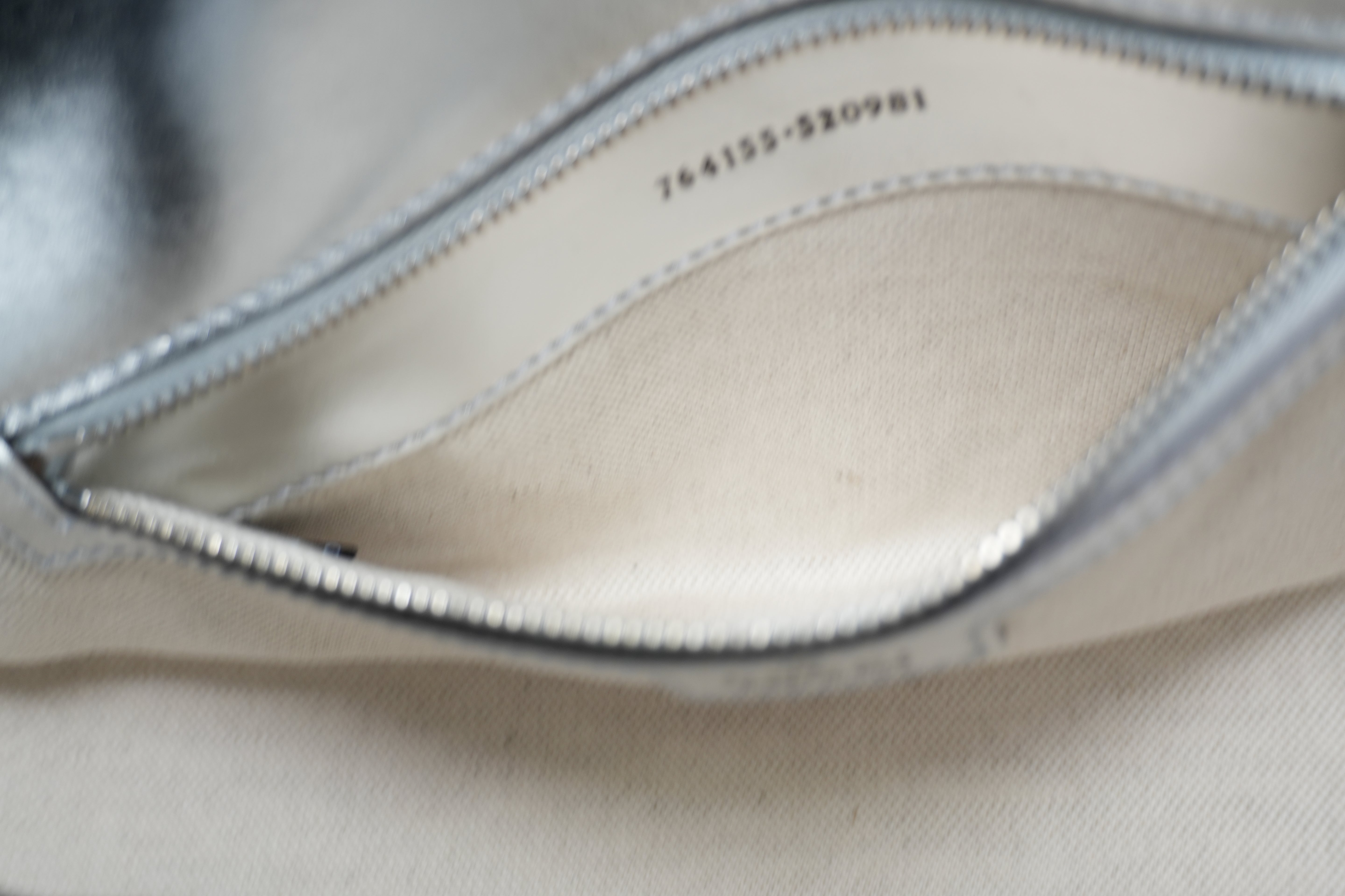 Pre-owned Gucci Metallic Shoulder Bag Silver