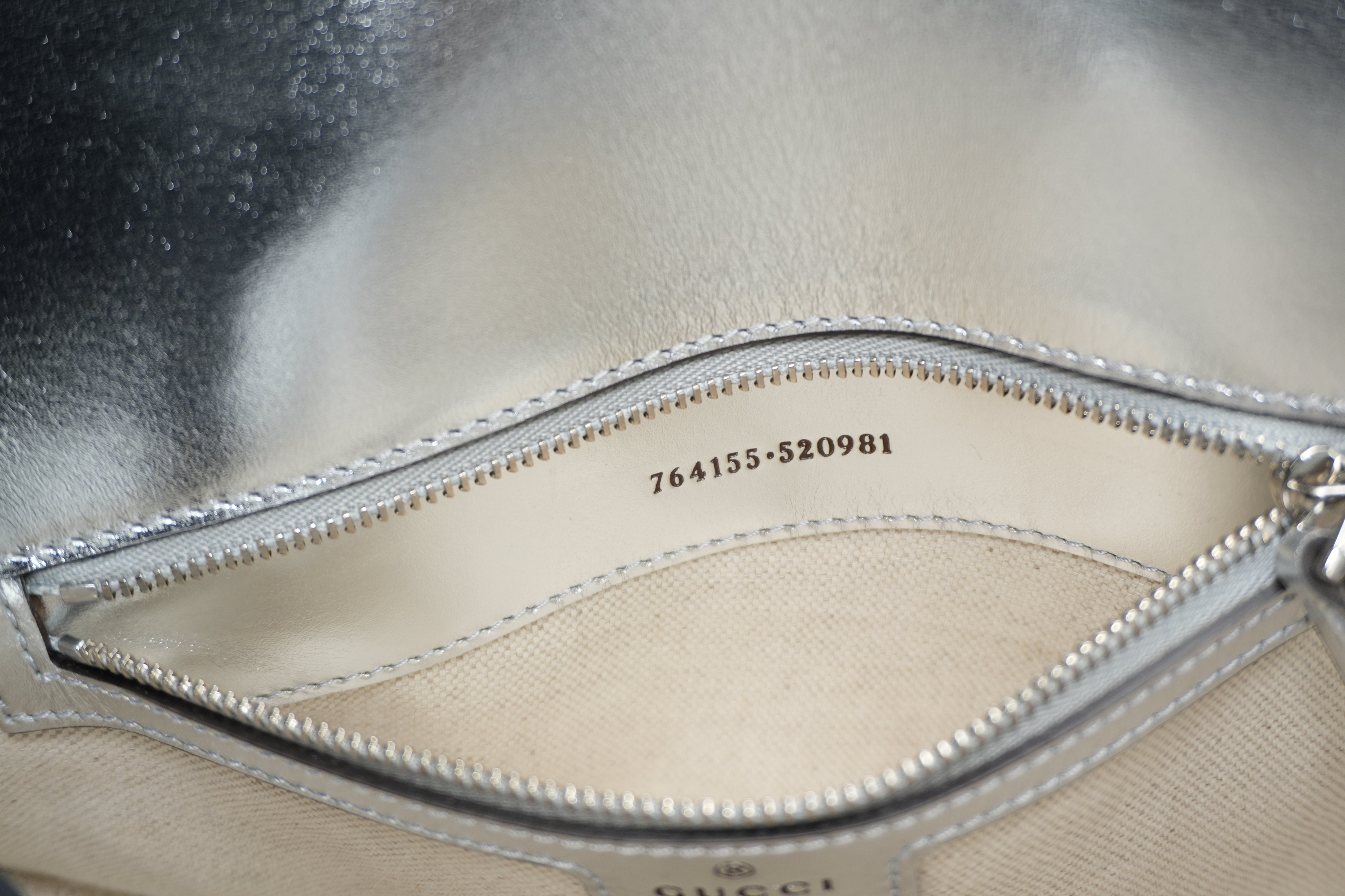 Pre-owned Gucci Metallic Shoulder Bag Silver