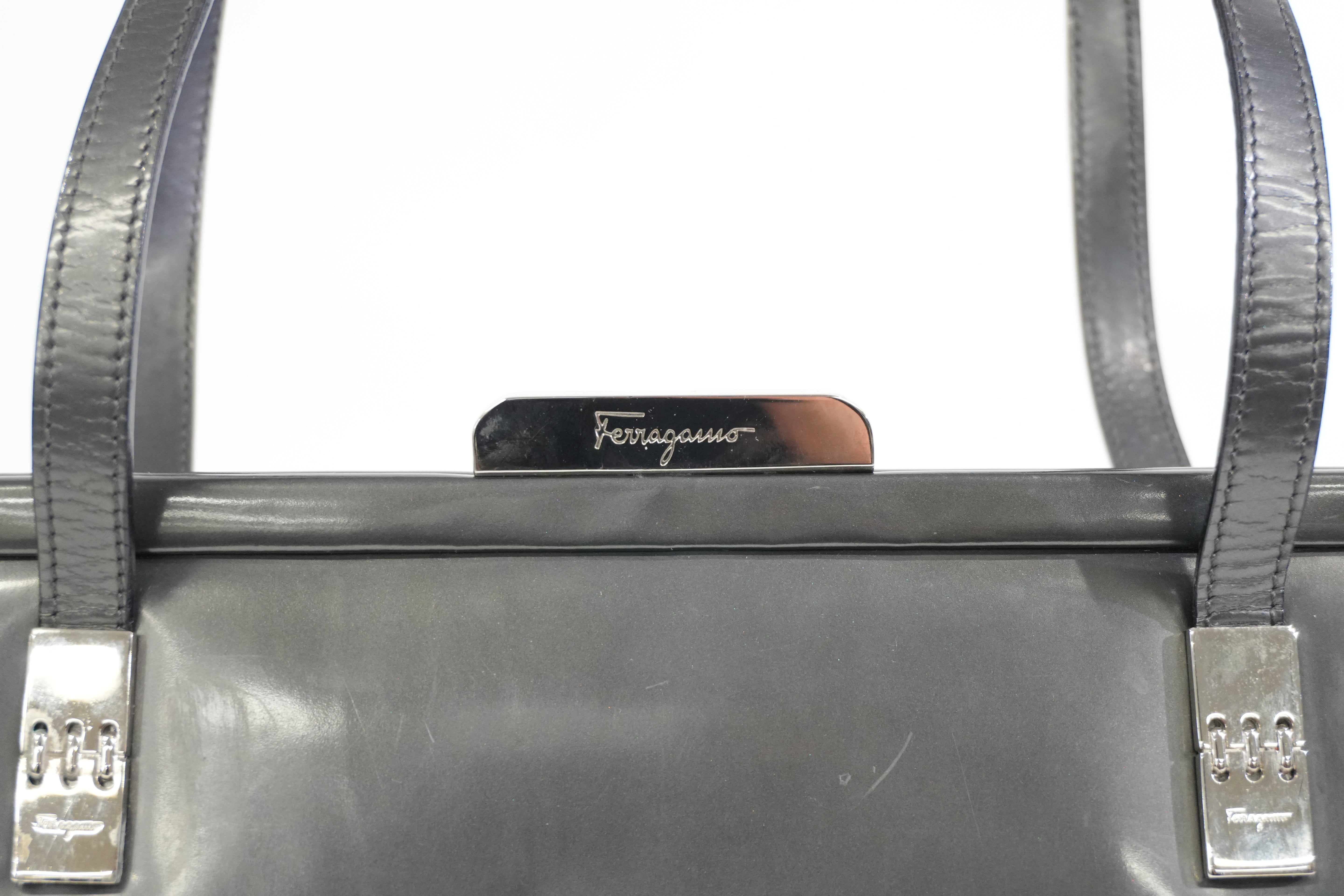 Pre-owned Salvatore Ferragamo Shoulder Bag Metallic Gray