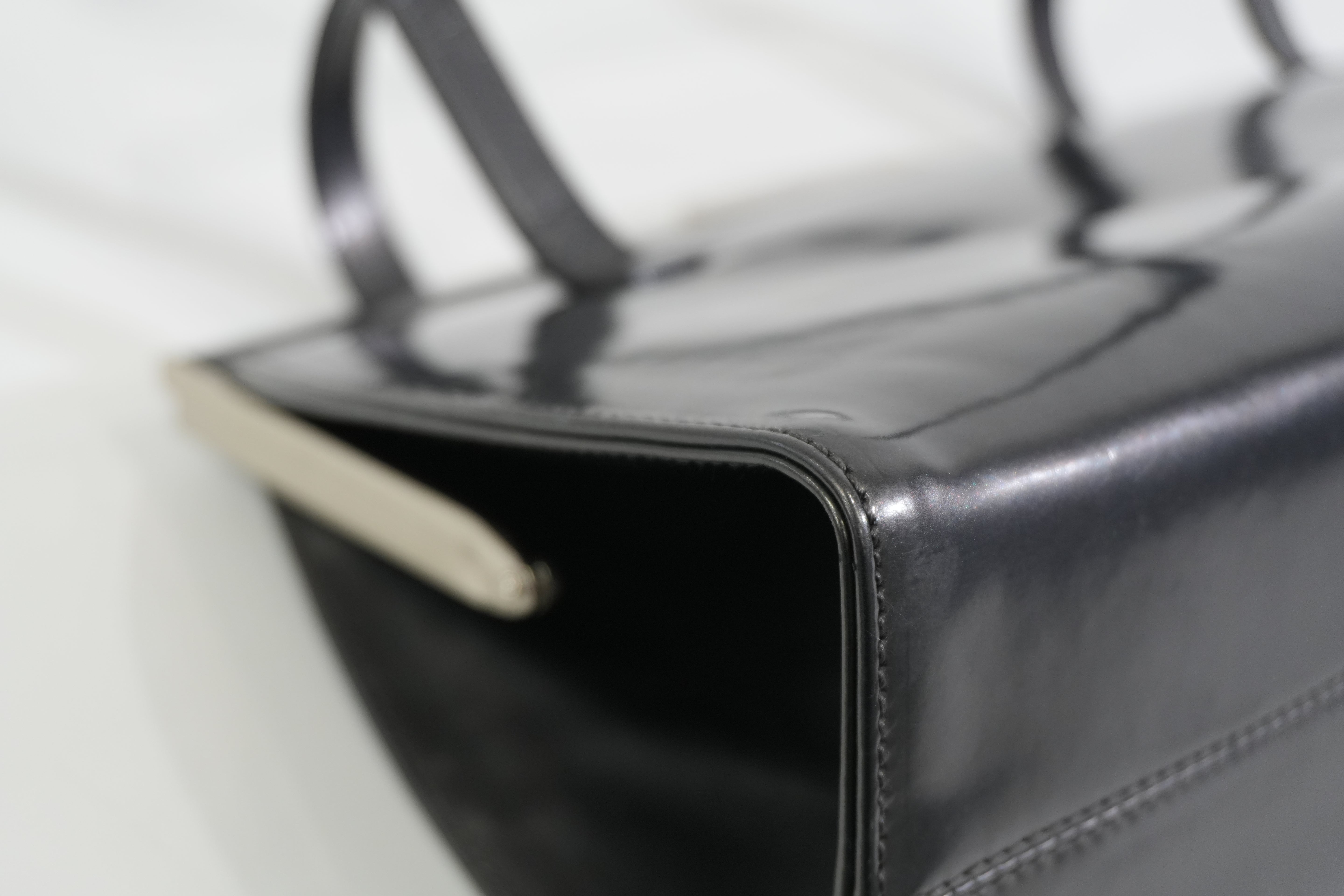 Pre-owned Salvatore Ferragamo Shoulder Bag Metallic Gray