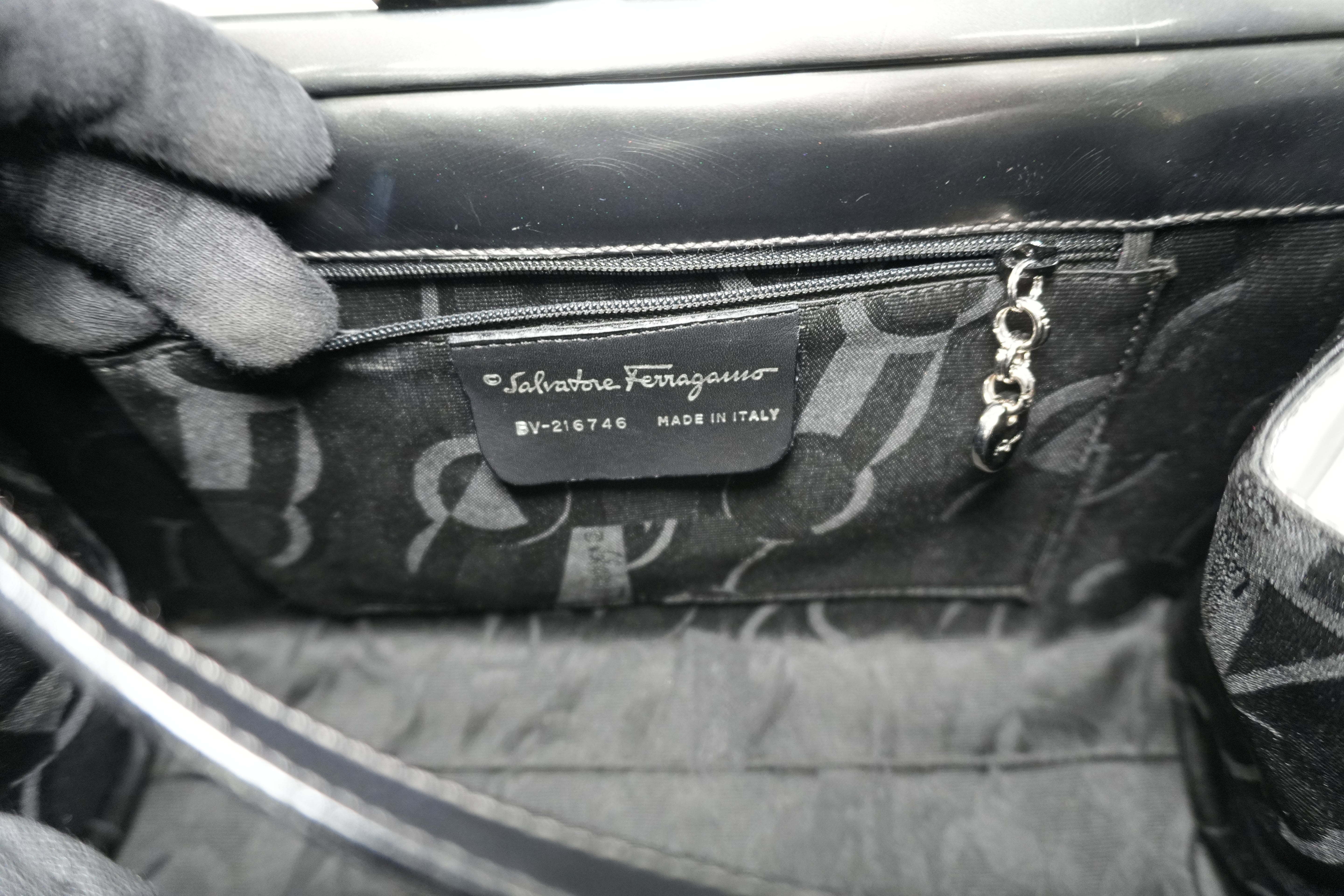 Pre-owned Salvatore Ferragamo Shoulder Bag Metallic Gray