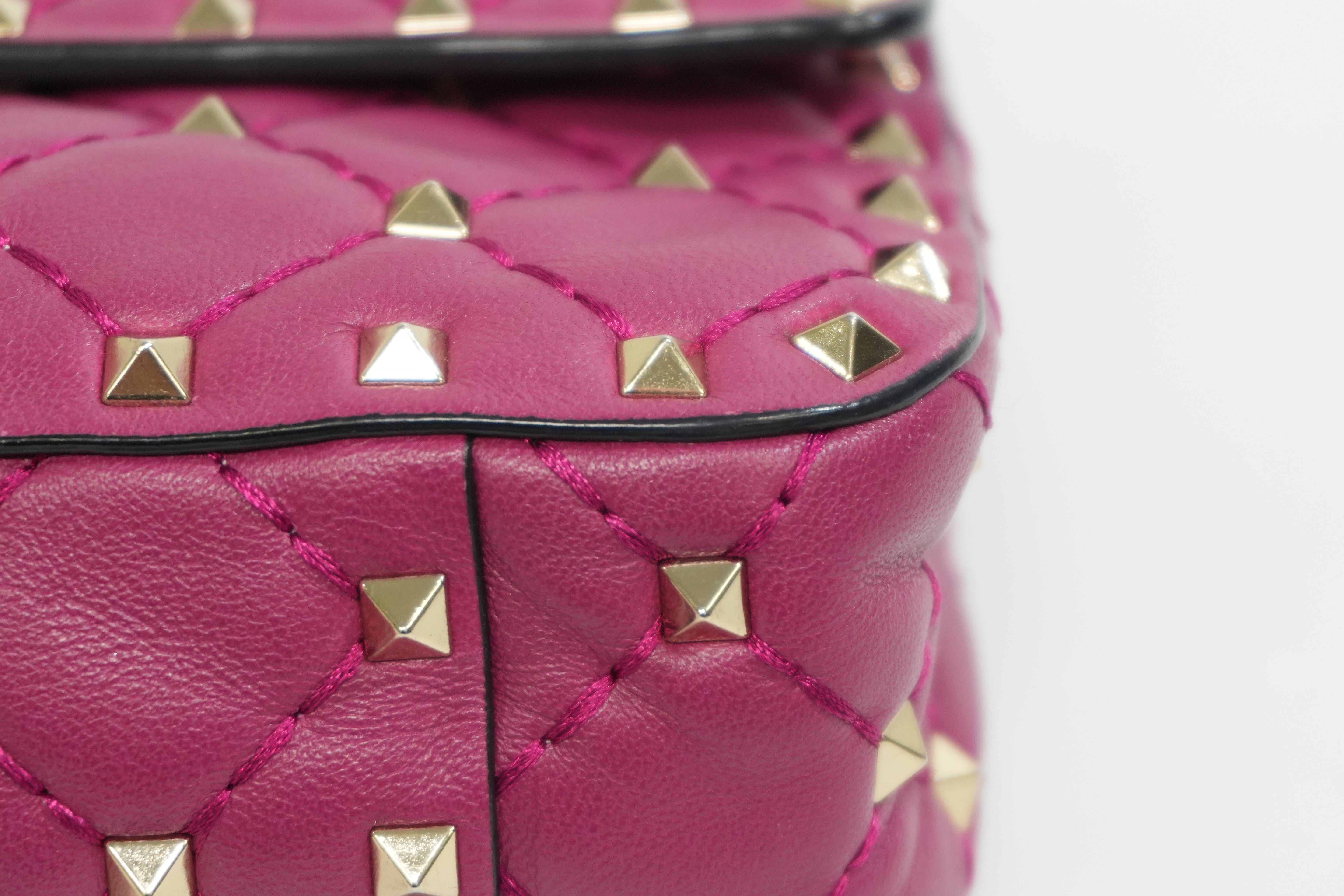 Pre-owned Valentino Calfskin Leather Studs Shoulder Bag Pink