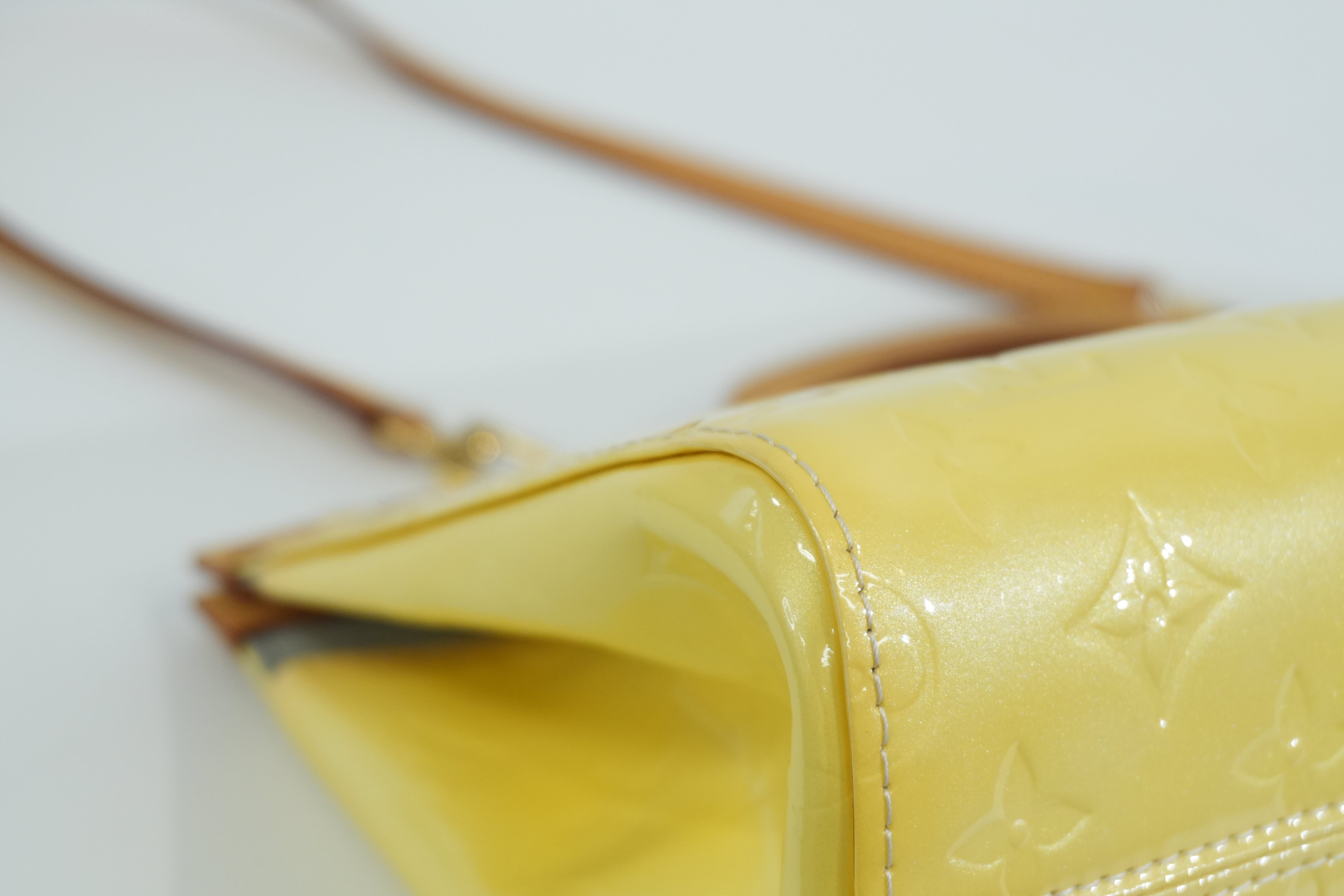 Pre-owned Louis Vuitton Vernis Roxbury Shoulder Bag Yellow