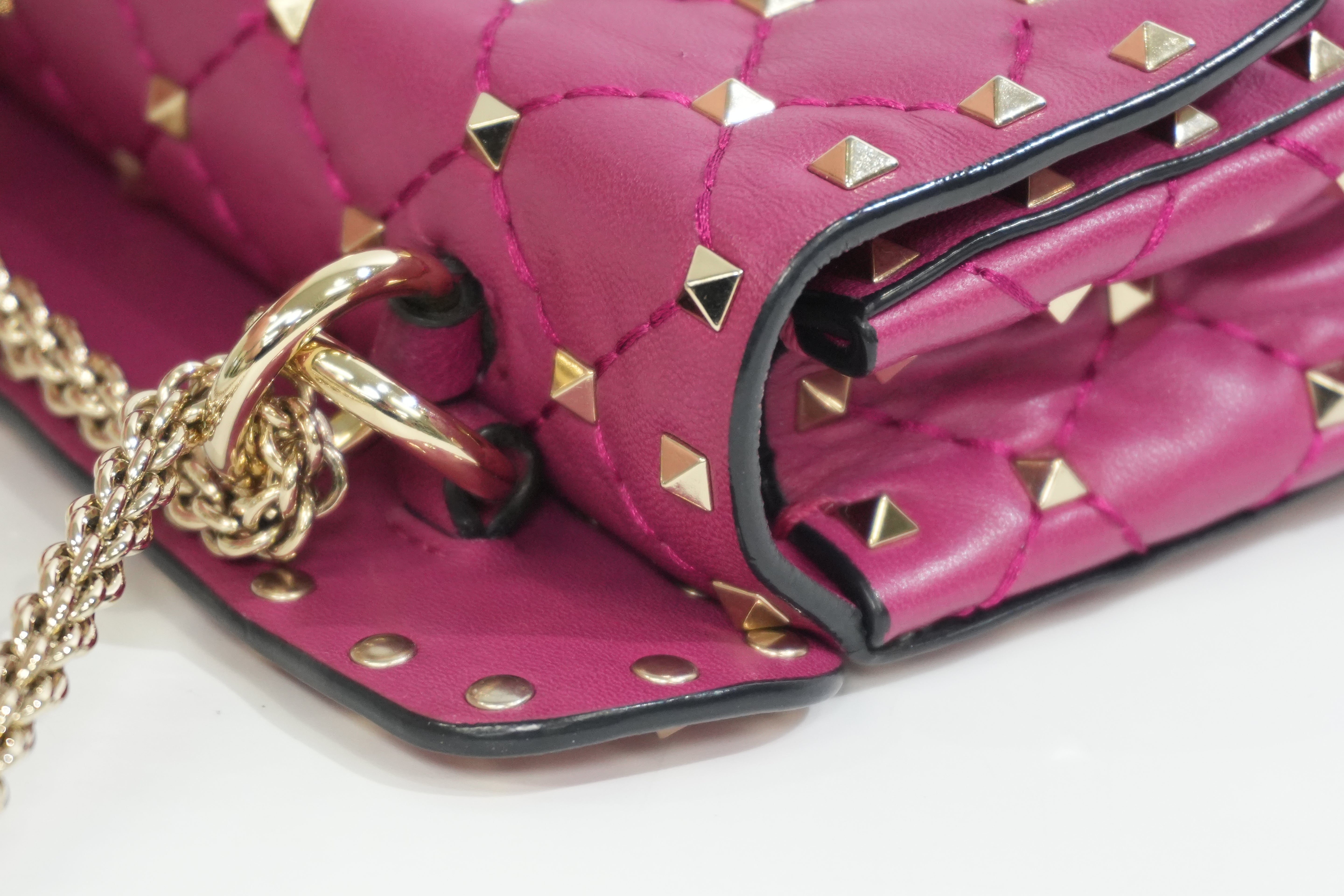 Pre-owned Valentino Calfskin Leather Studs Shoulder Bag Pink