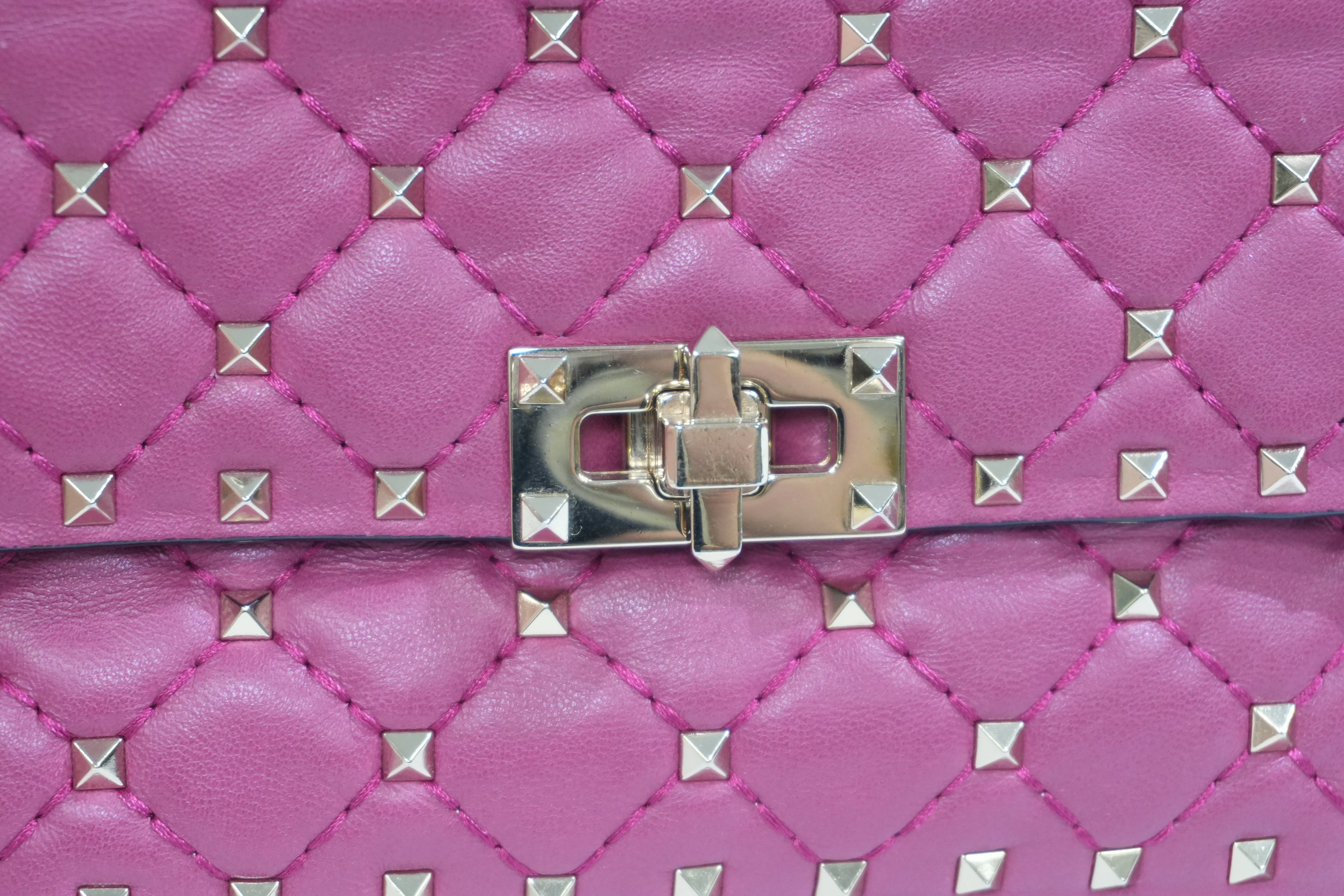 Pre-owned Valentino Calfskin Leather Studs Shoulder Bag Pink