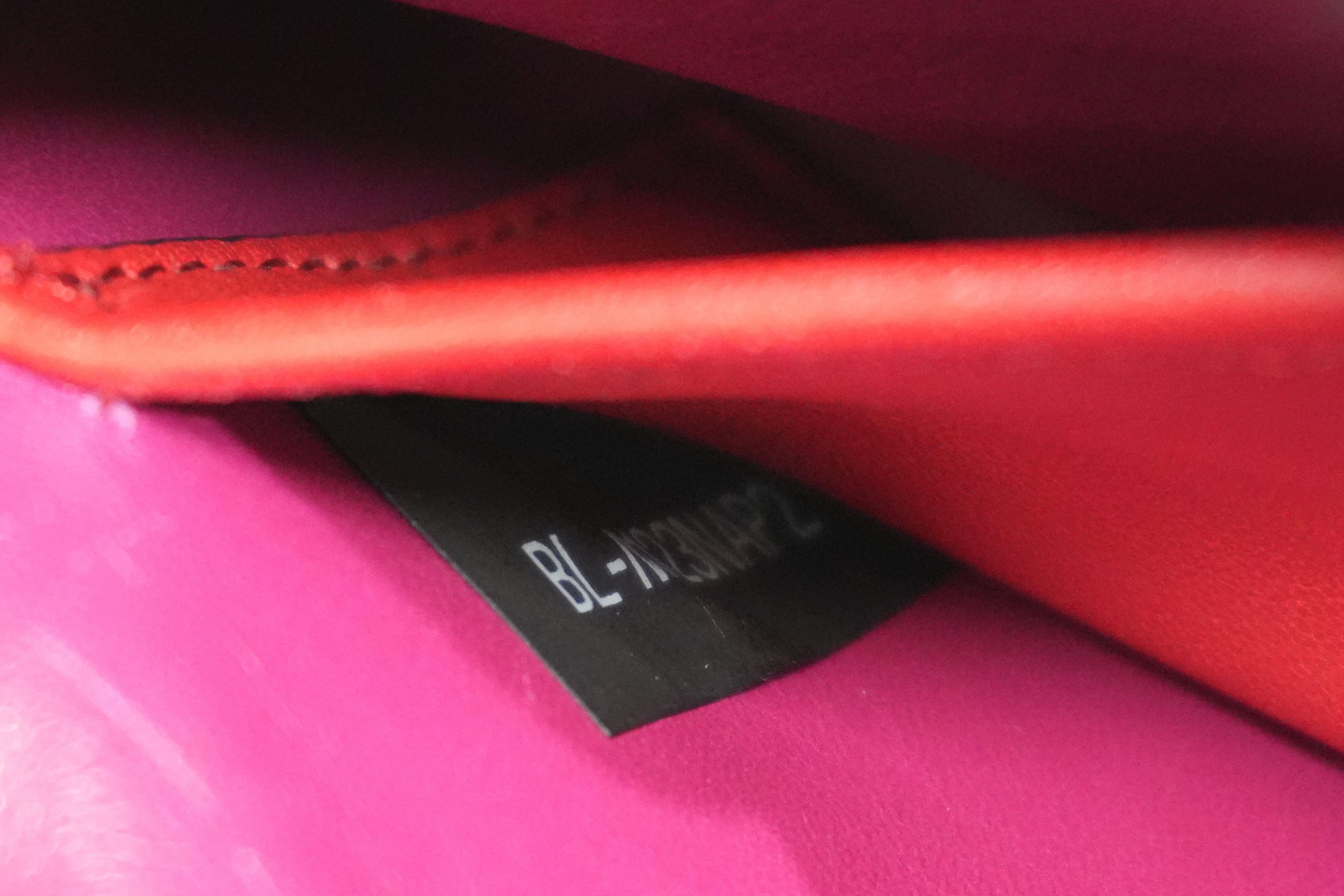 Pre-owned Valentino Calfskin Leather Studs Shoulder Bag Pink